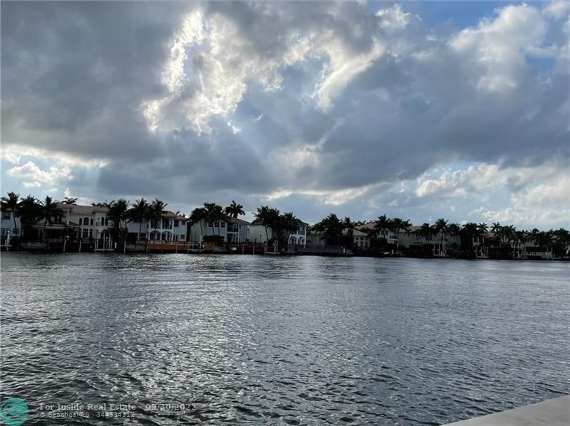 House in Beverley Beach, Florida 11622941