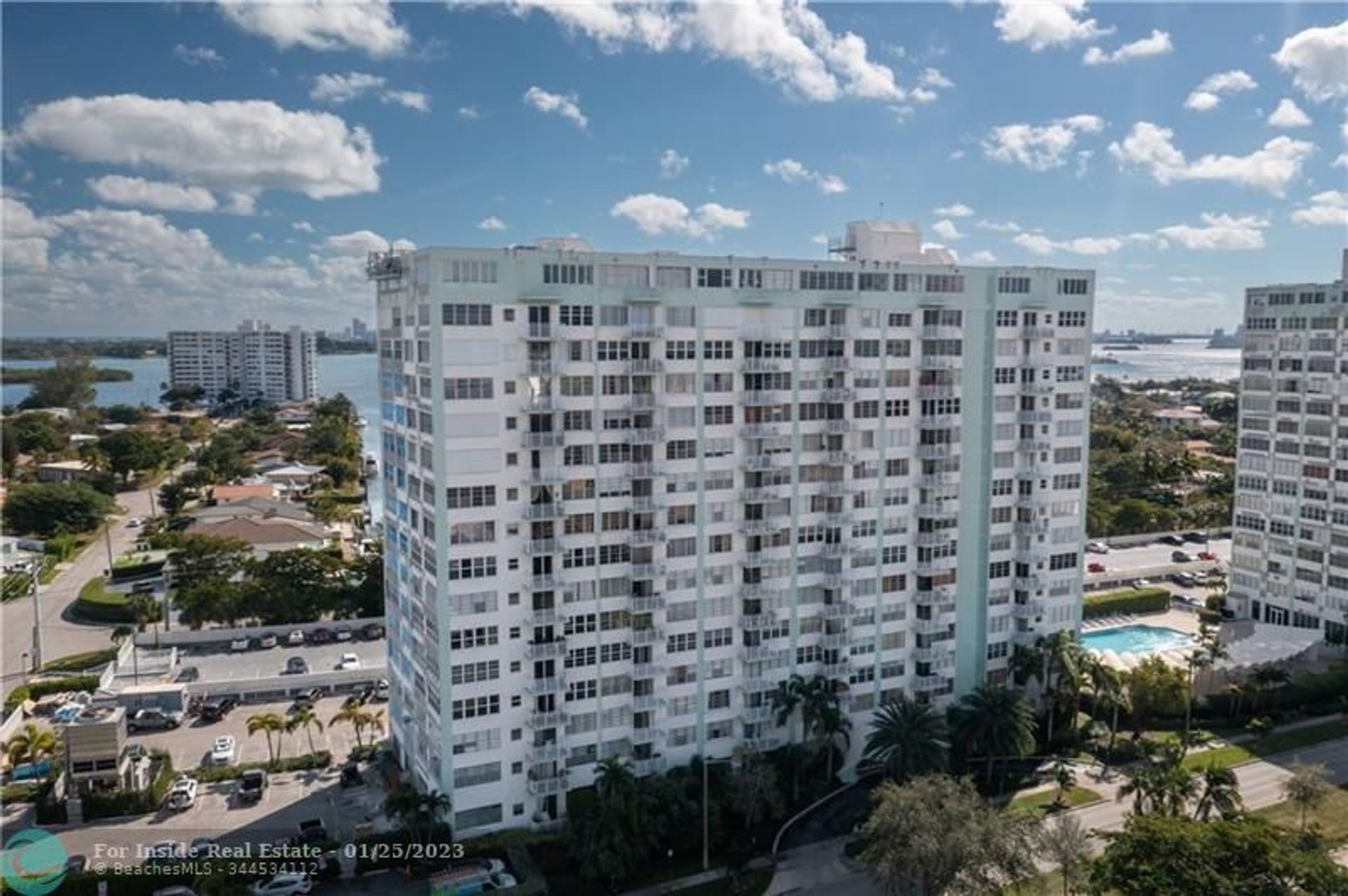 קוֹנדוֹמִינִיוֹן ב North Miami, Florida 11622953