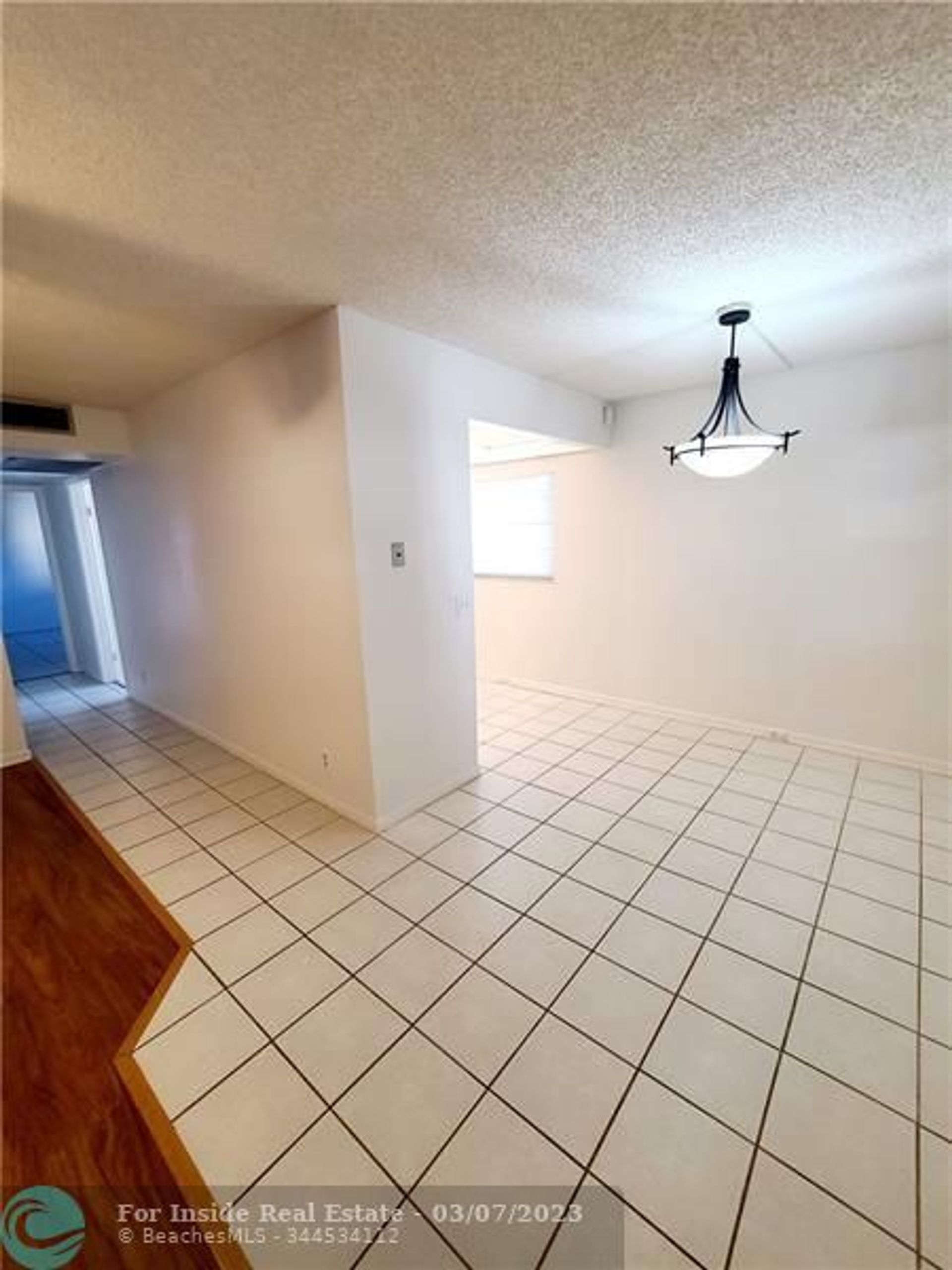 Condominio en Pinos de Pembroke, Florida 11623010