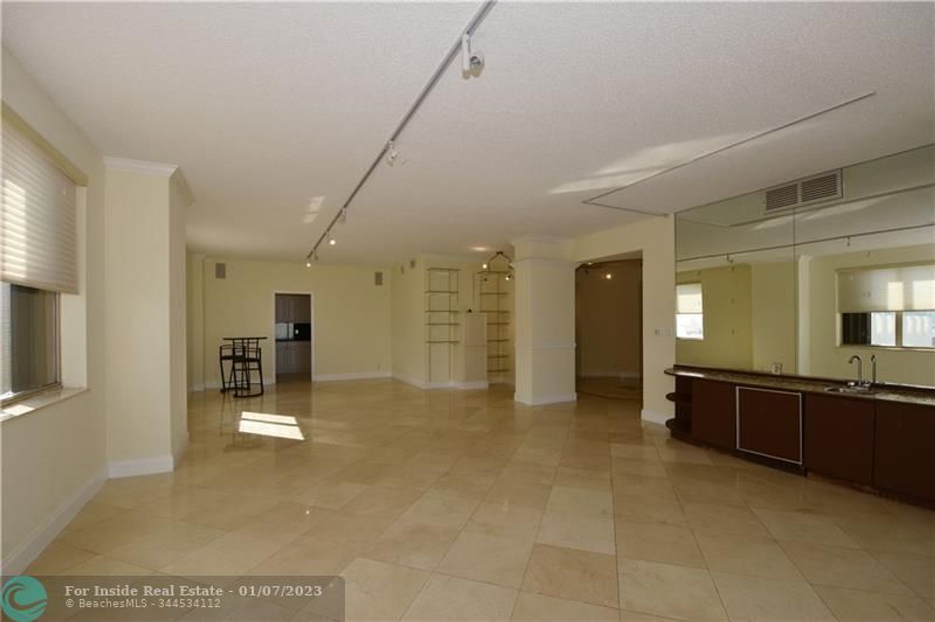 Кондоминиум в Hallandale Beach, Florida 11623035