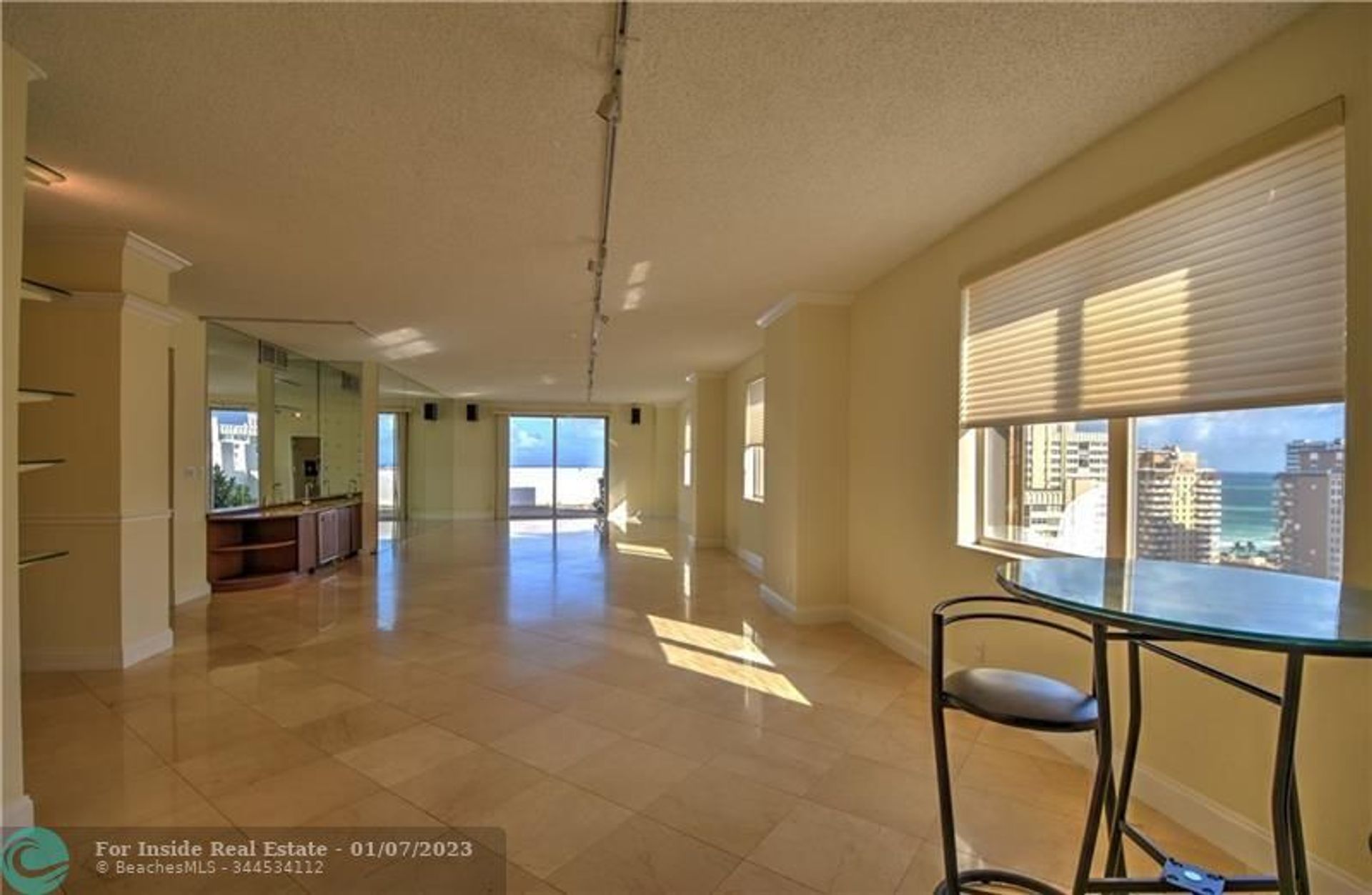 Кондоминиум в Hallandale Beach, Florida 11623035