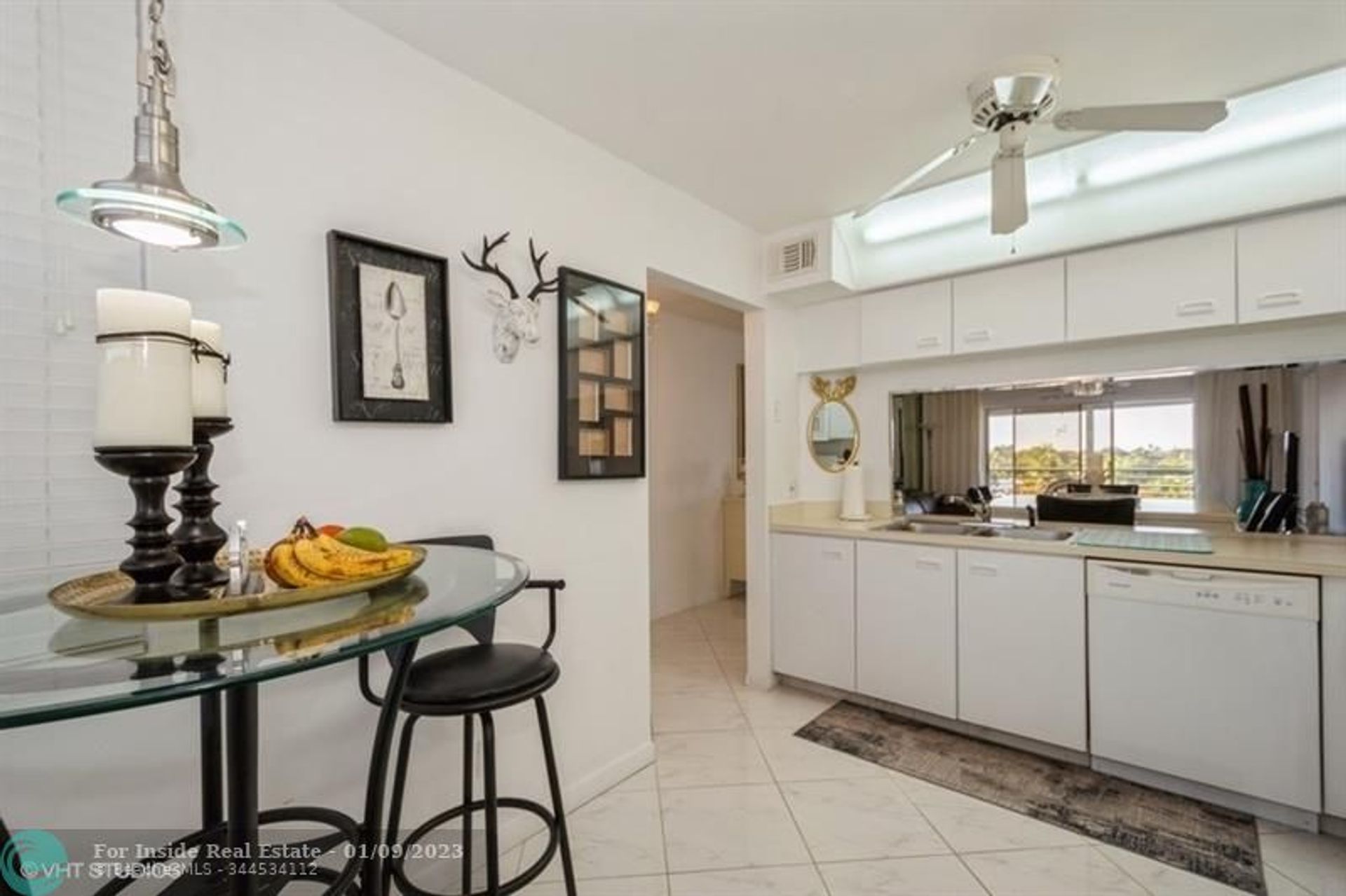 Condominium in Sunrise, Florida 11623055