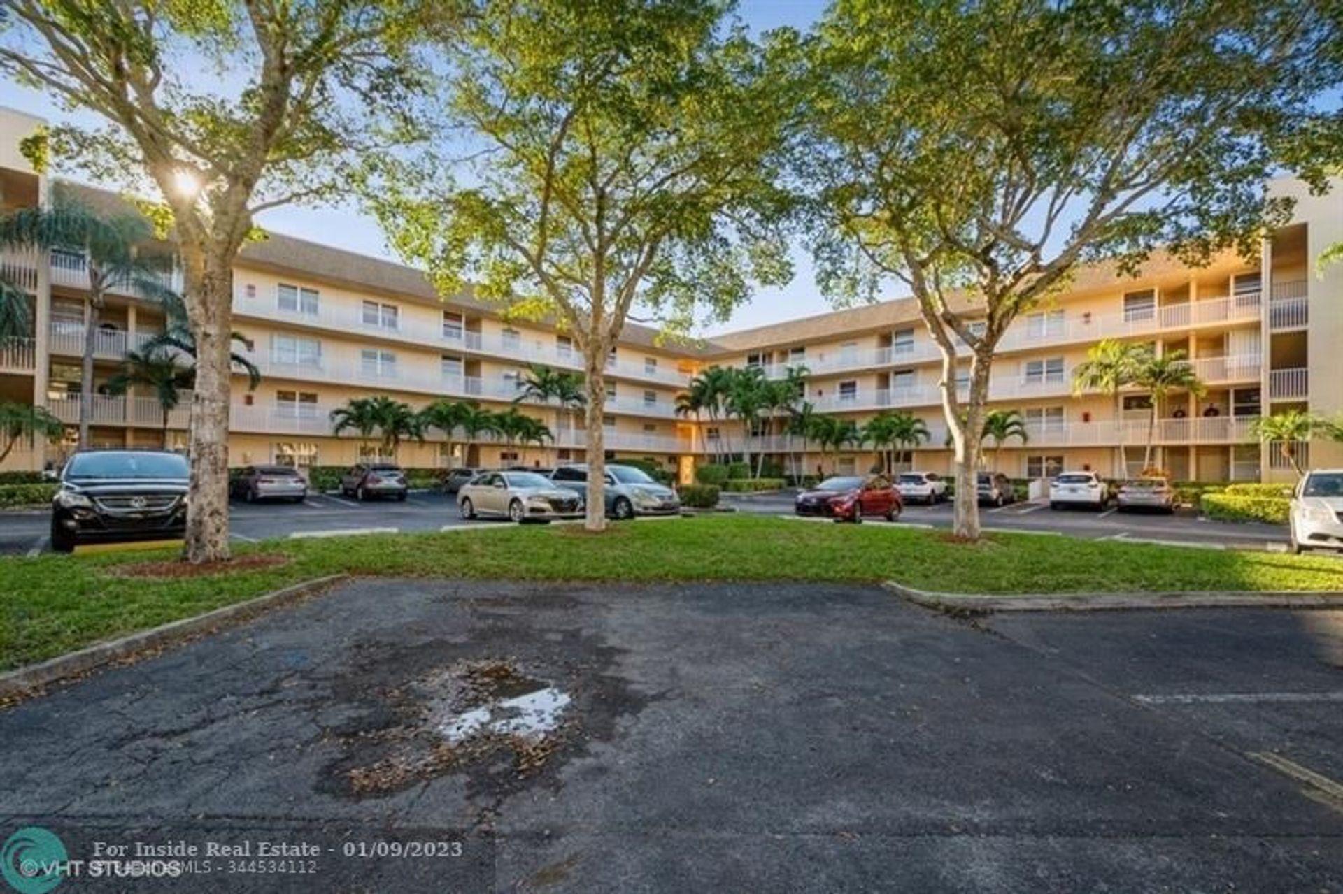 Condominium in Sunrise, Florida 11623055