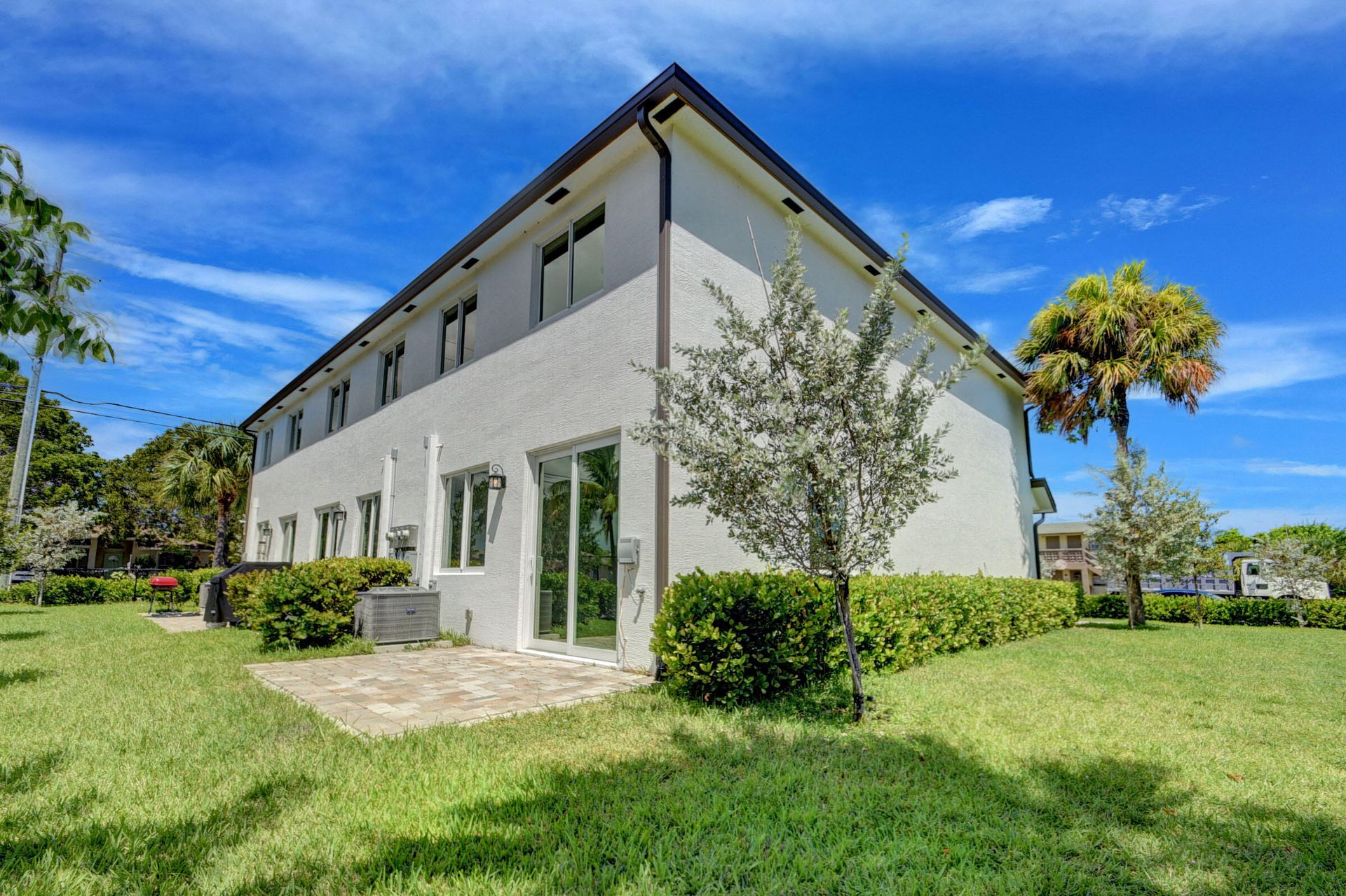 Mehrfamilienhaus im Riviera Beach, Florida 11623059