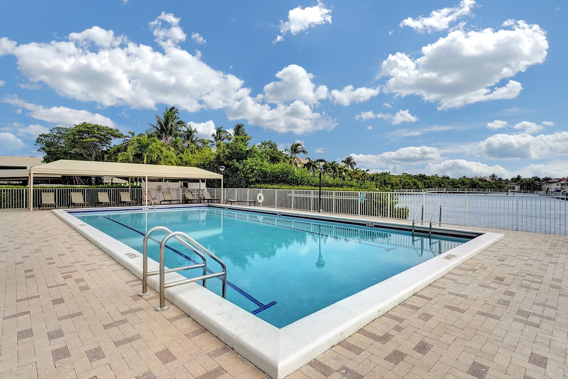 Condominio en Highland Beach, Florida 11625573