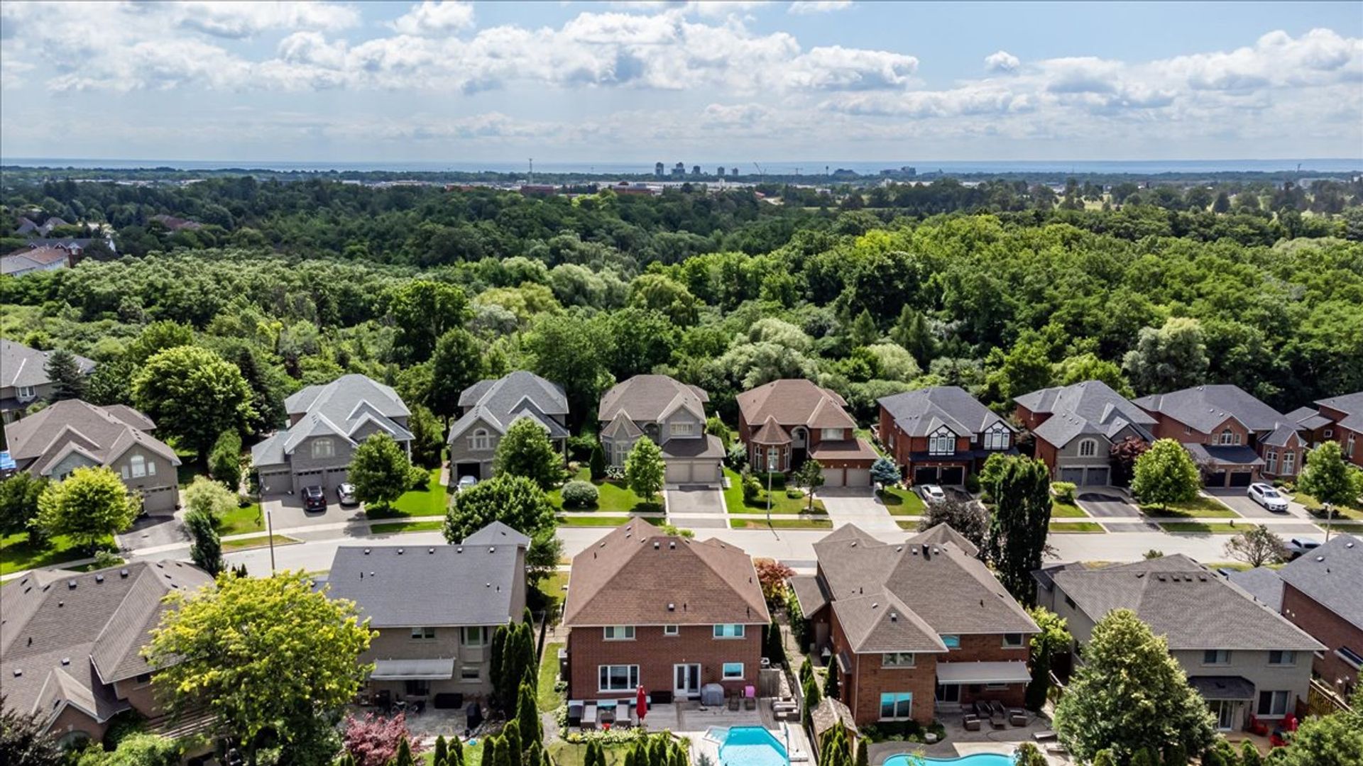 Talo sisään Oakville, 2333 Carpenters Circle 11626128