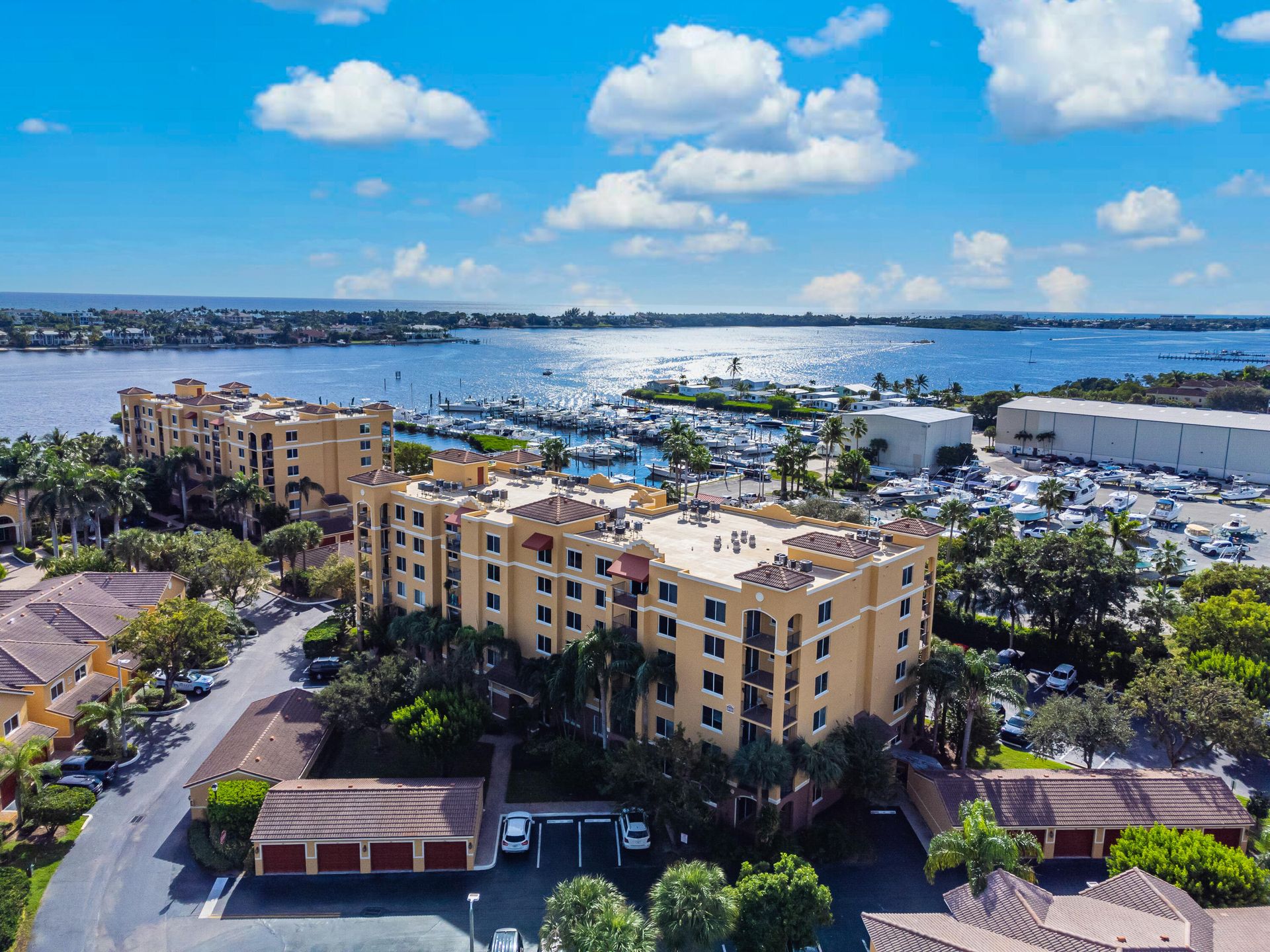 Condominium in Hypoluxo, Florida 11627244