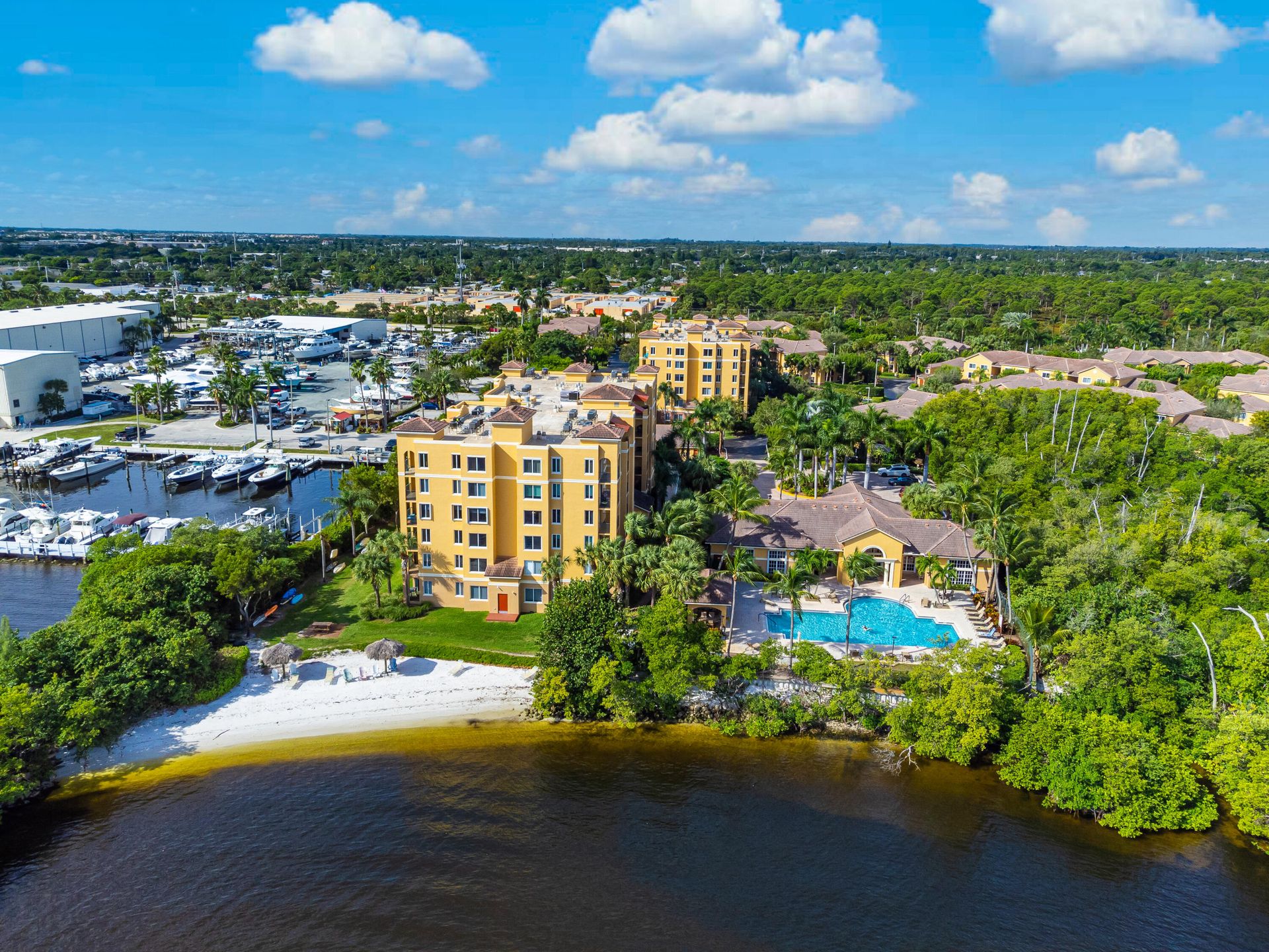 Condominium in Hypoluxo, Florida 11627244