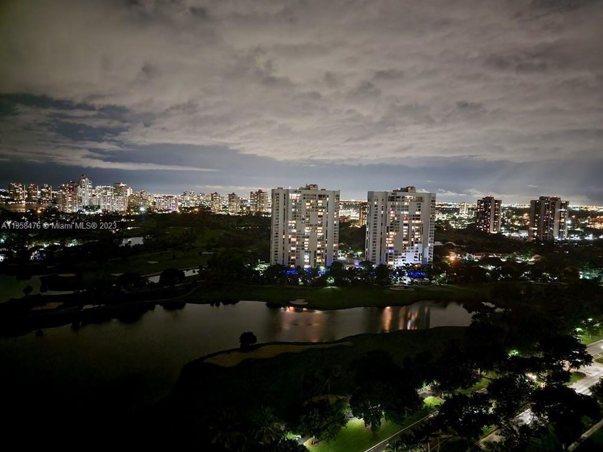 Condomínio no Aventura, Florida 11628462