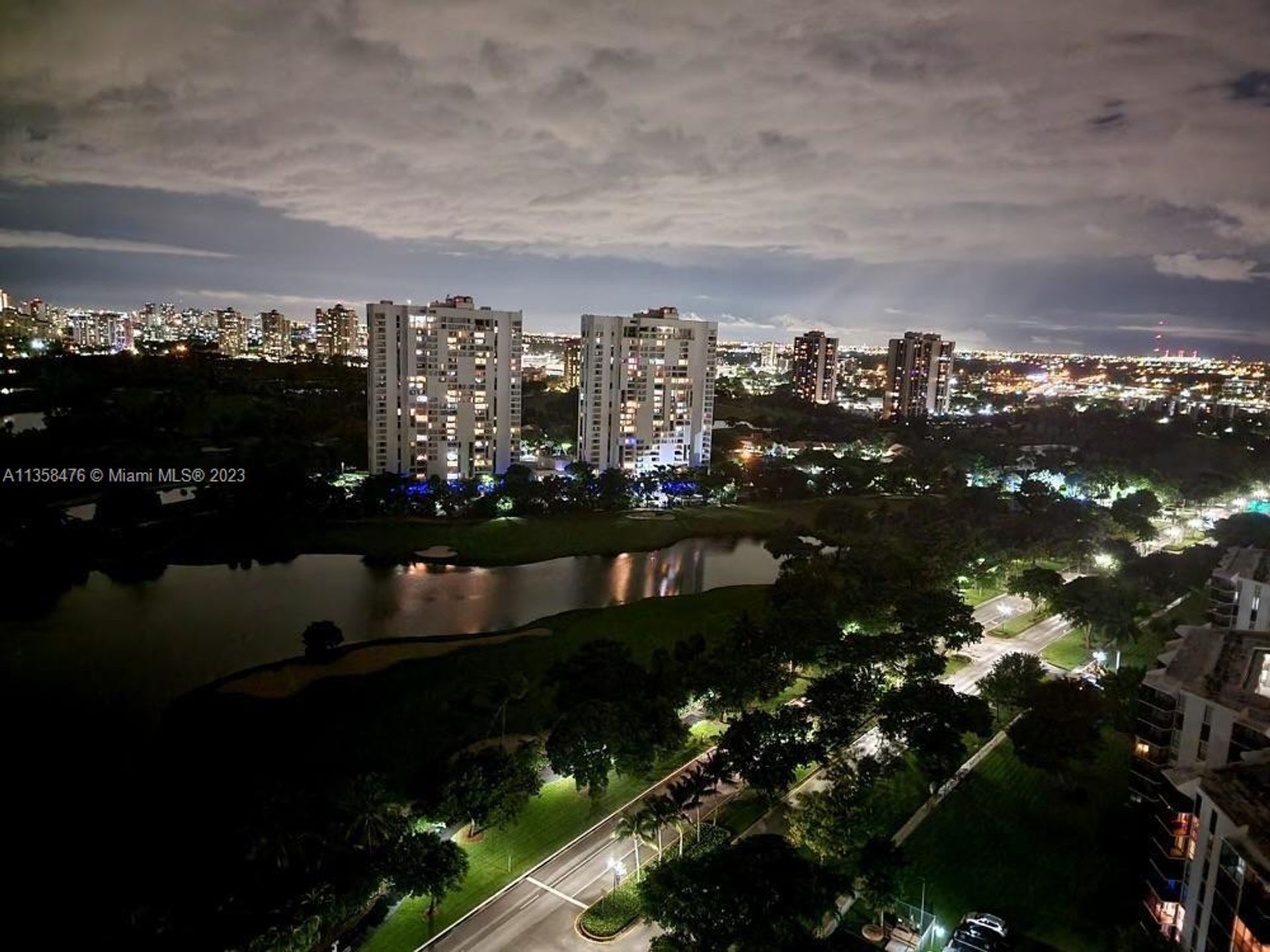 Condominium in Aventura, Florida 11628462