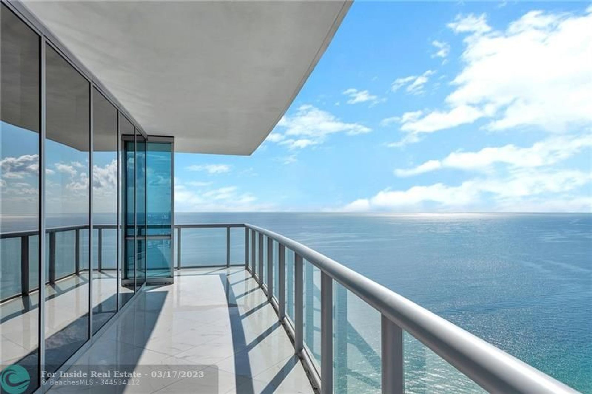 Hus i Sunny Isles Beach, Florida 11628477