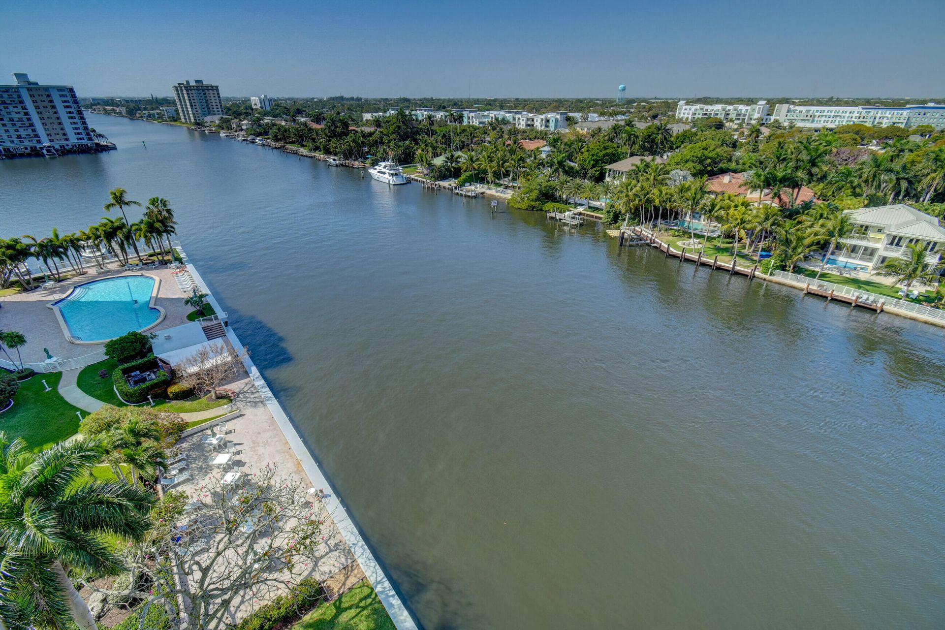 Condominium in Tropic Isle, Florida 11629469