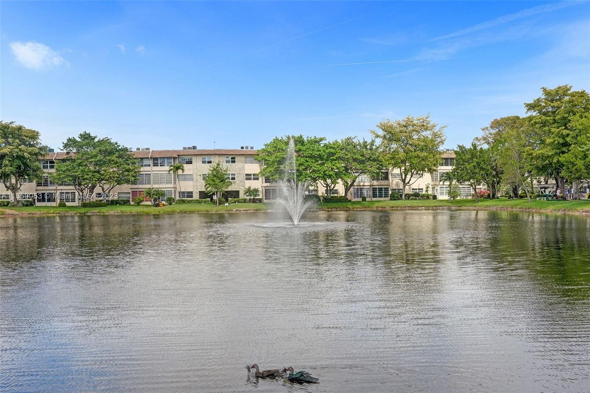 公寓 在 Lauderdale Lakes, Florida 11629569