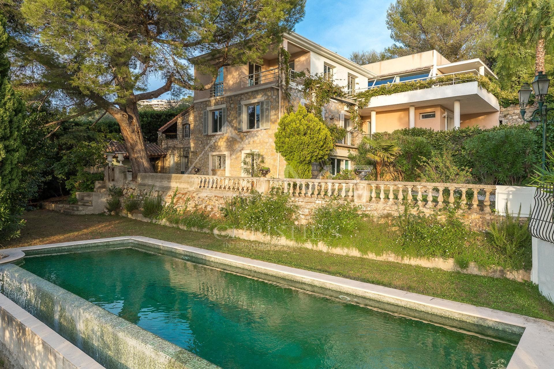 Rumah di Le Cannet, Provence-Alpes-Côte d'Azur 11631360