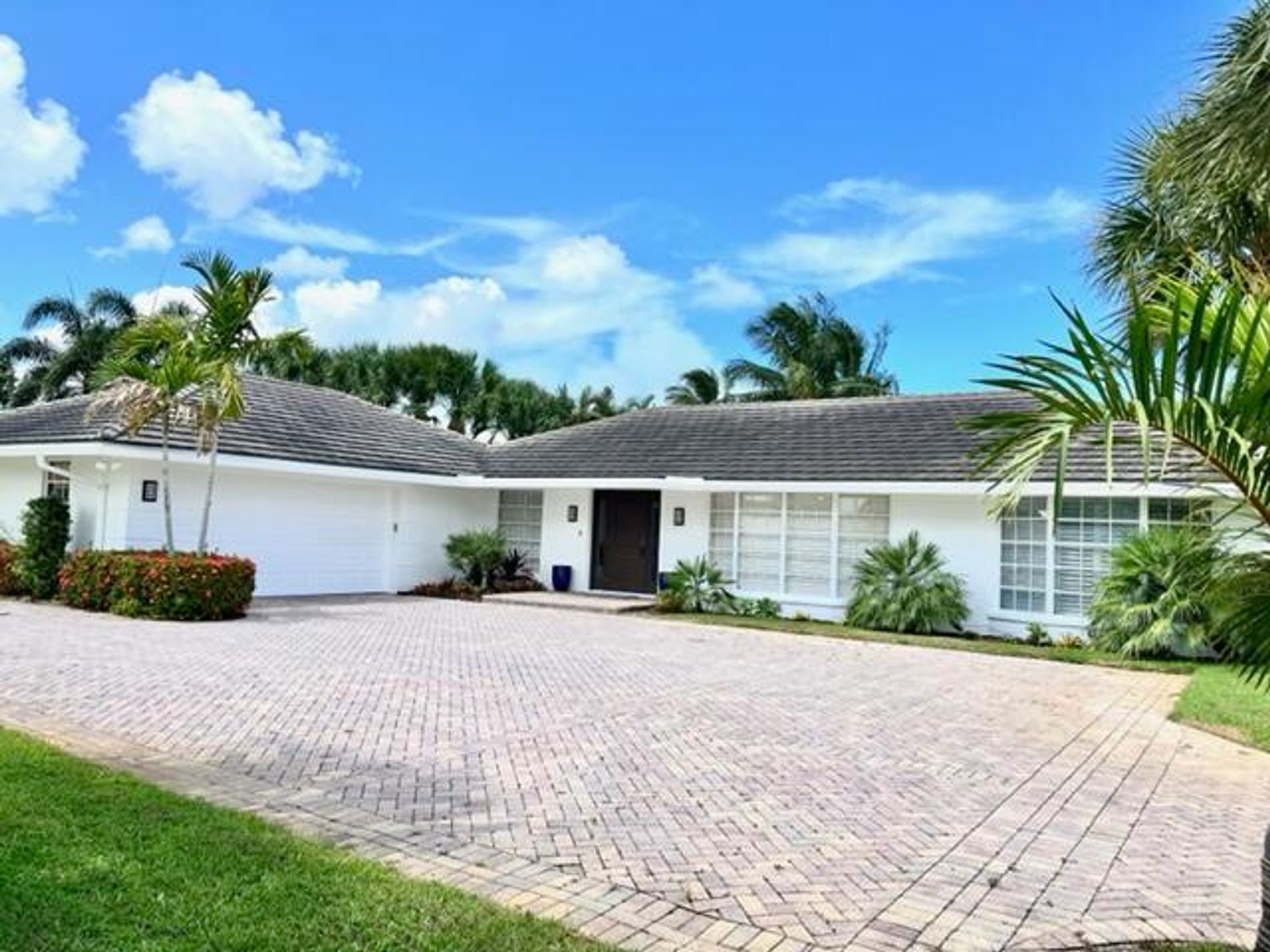 House in Tequesta, Florida 11631553