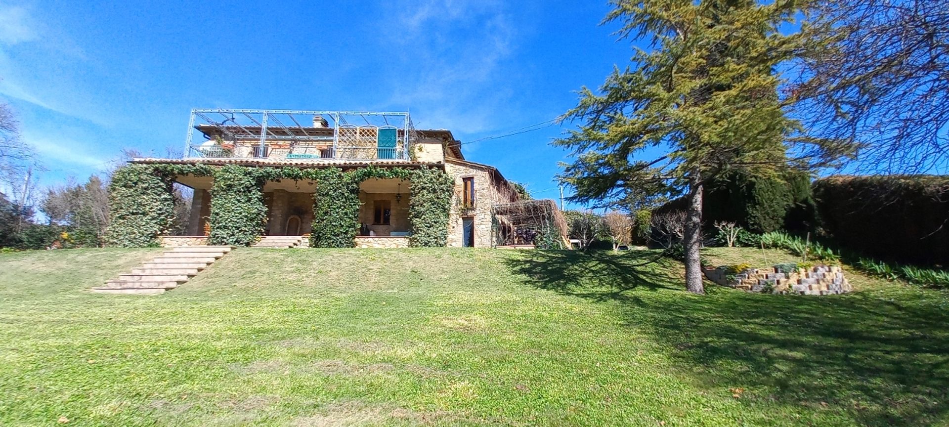 Rumah di Gualdo Cattaneo, Umbria 11632632