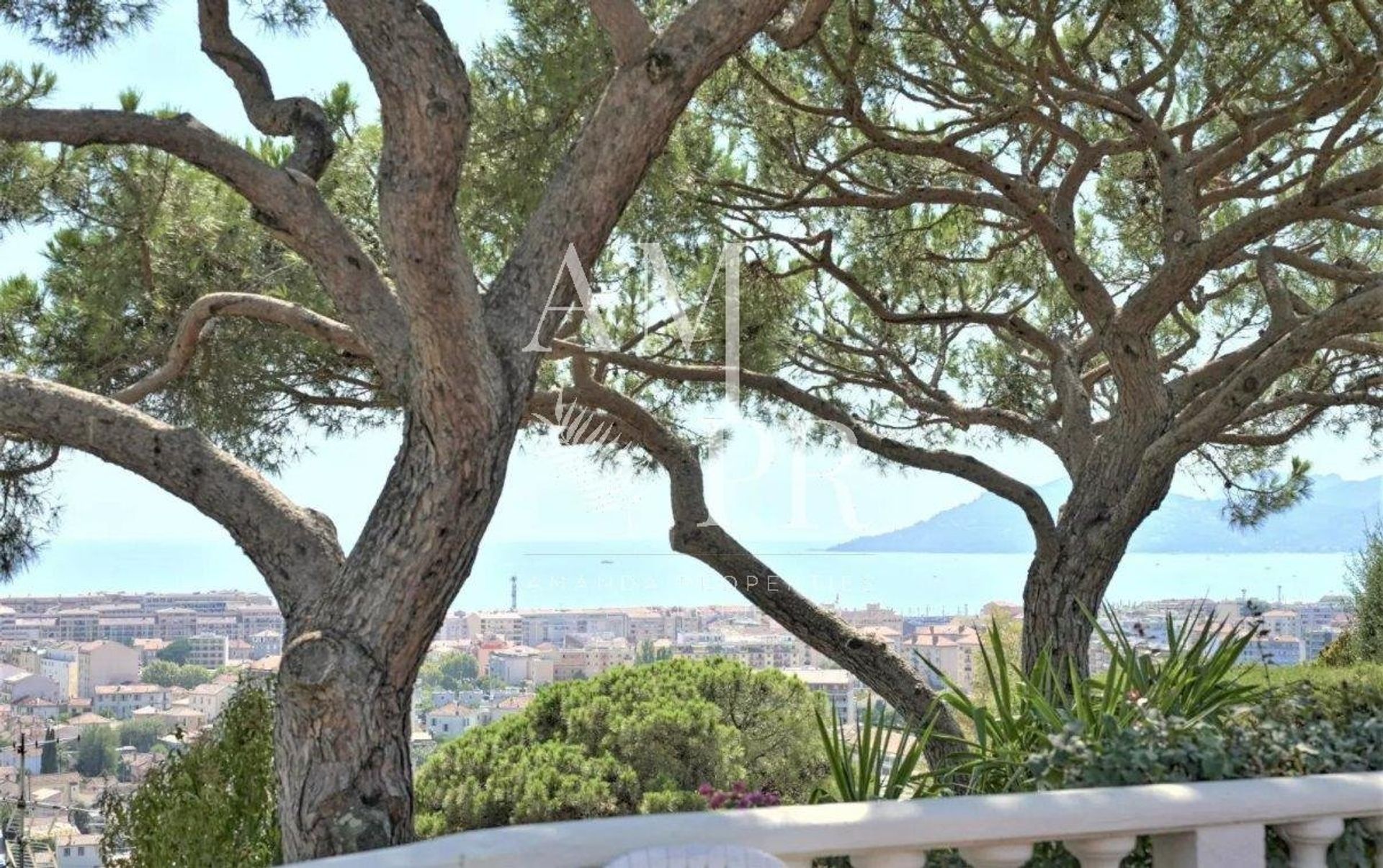 rumah dalam La Bocca, Provence-Alpes-Côte d'Azur 11632670