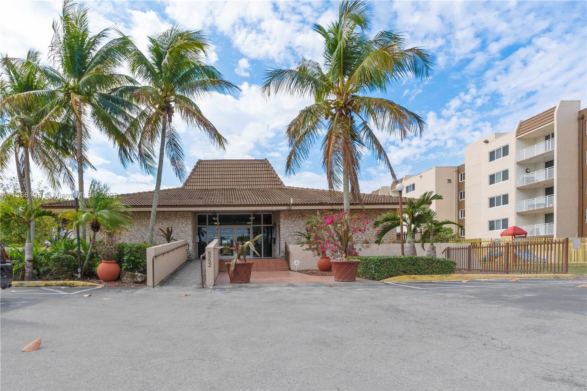 Condominium in Hialeah, Florida 11632957