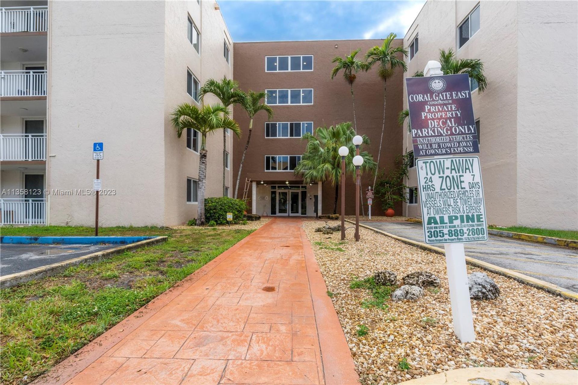 Condominium in Country Club, Florida 11632957