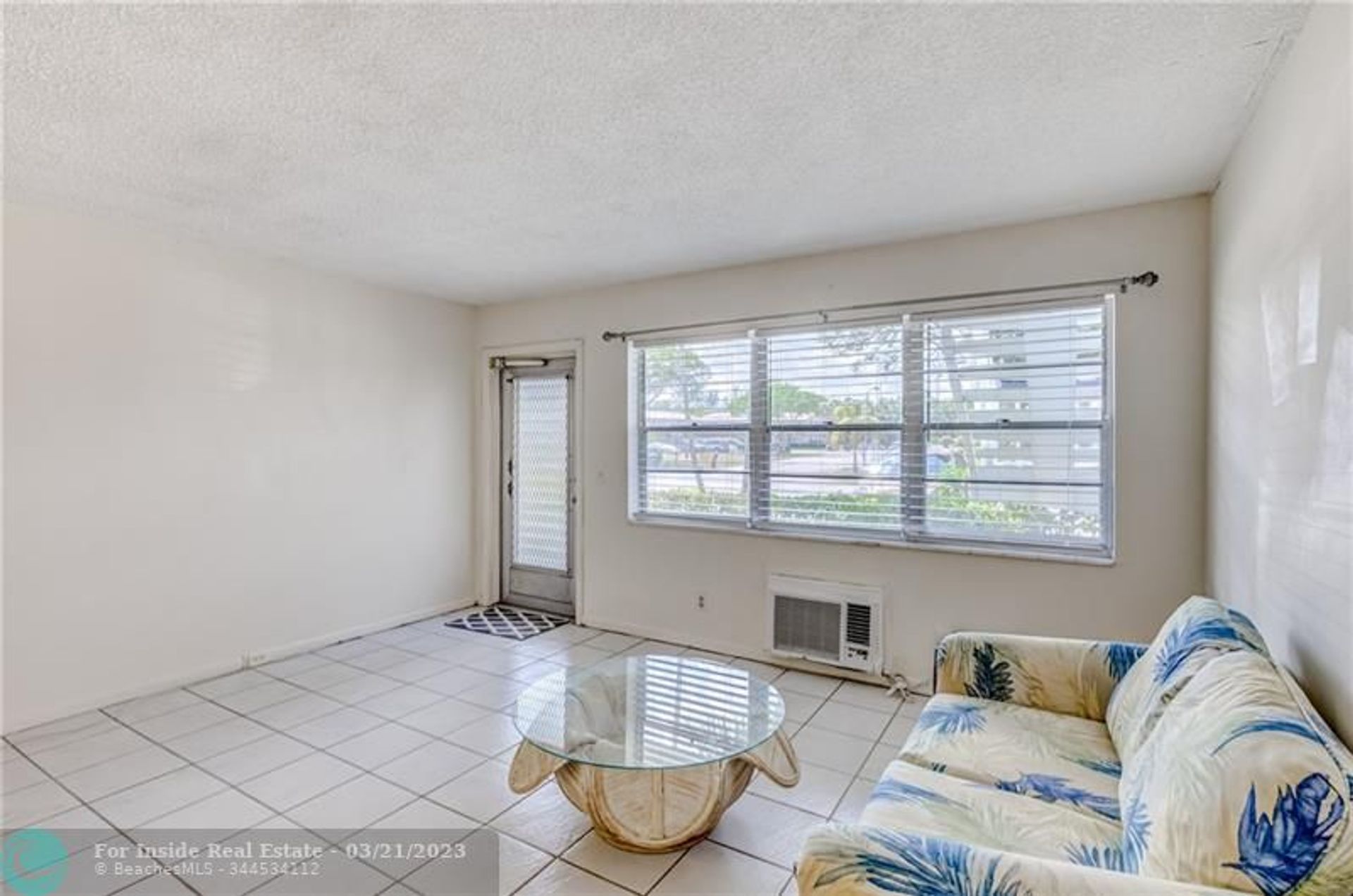 Condominium dans Village du siècle, Floride 11632970