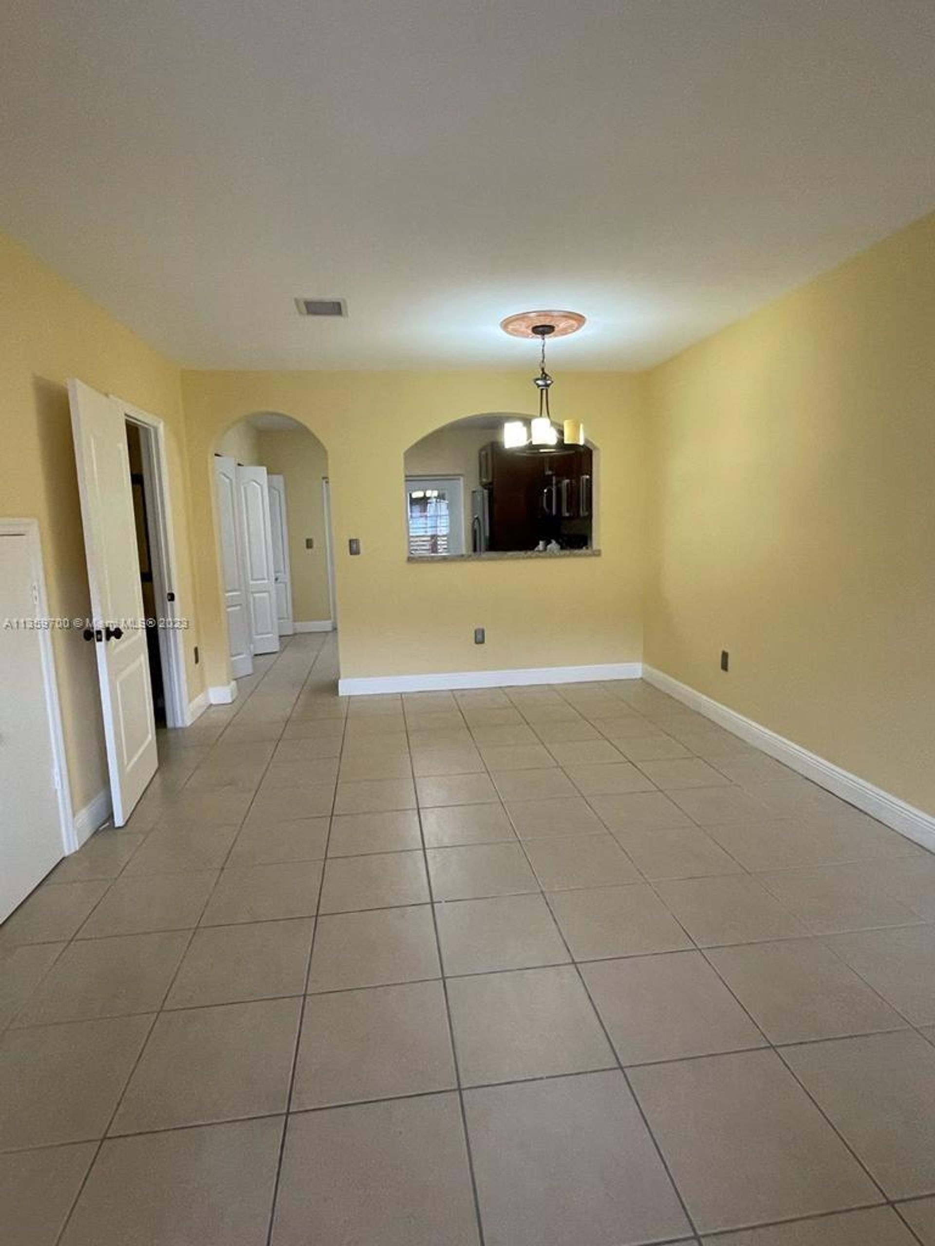 بيت في Hialeah Gardens, Florida 11634920