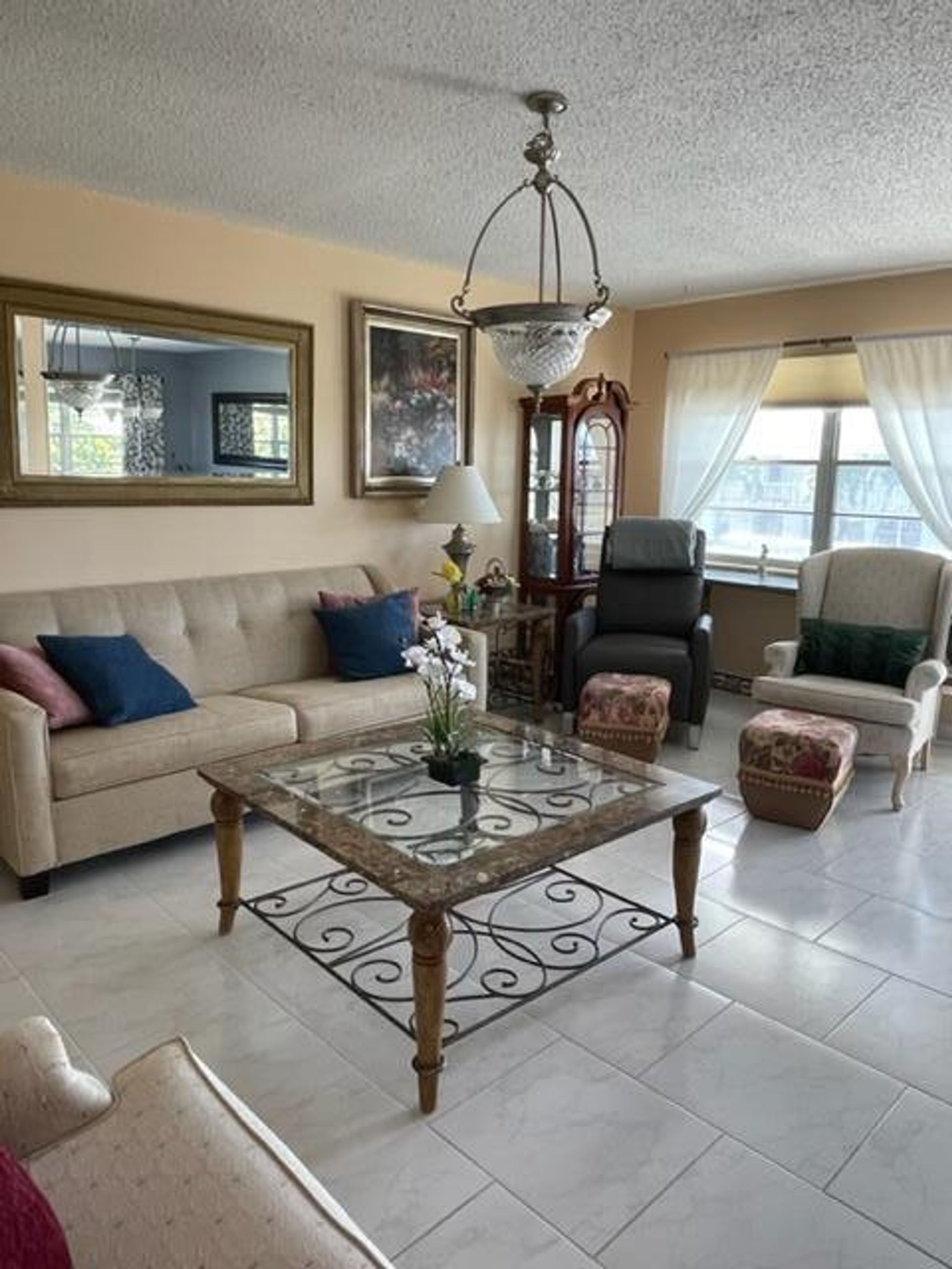 Condominio nel Villaggio del secolo, Florida 11634978