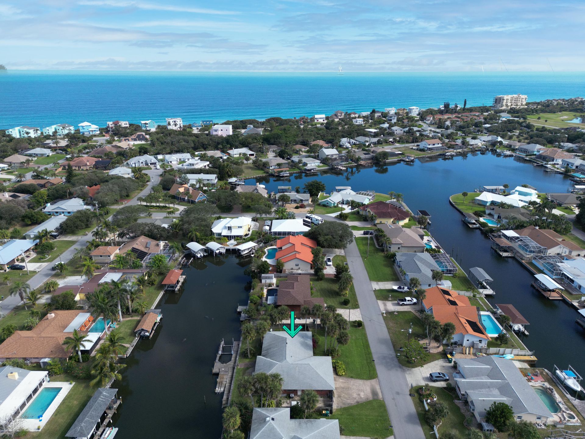 жилой дом в Floridana Beach, Florida 11635009