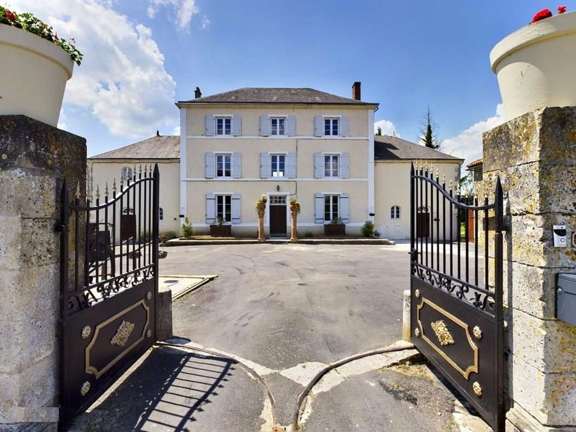 rumah dalam , Nouvelle-Aquitaine 11635363