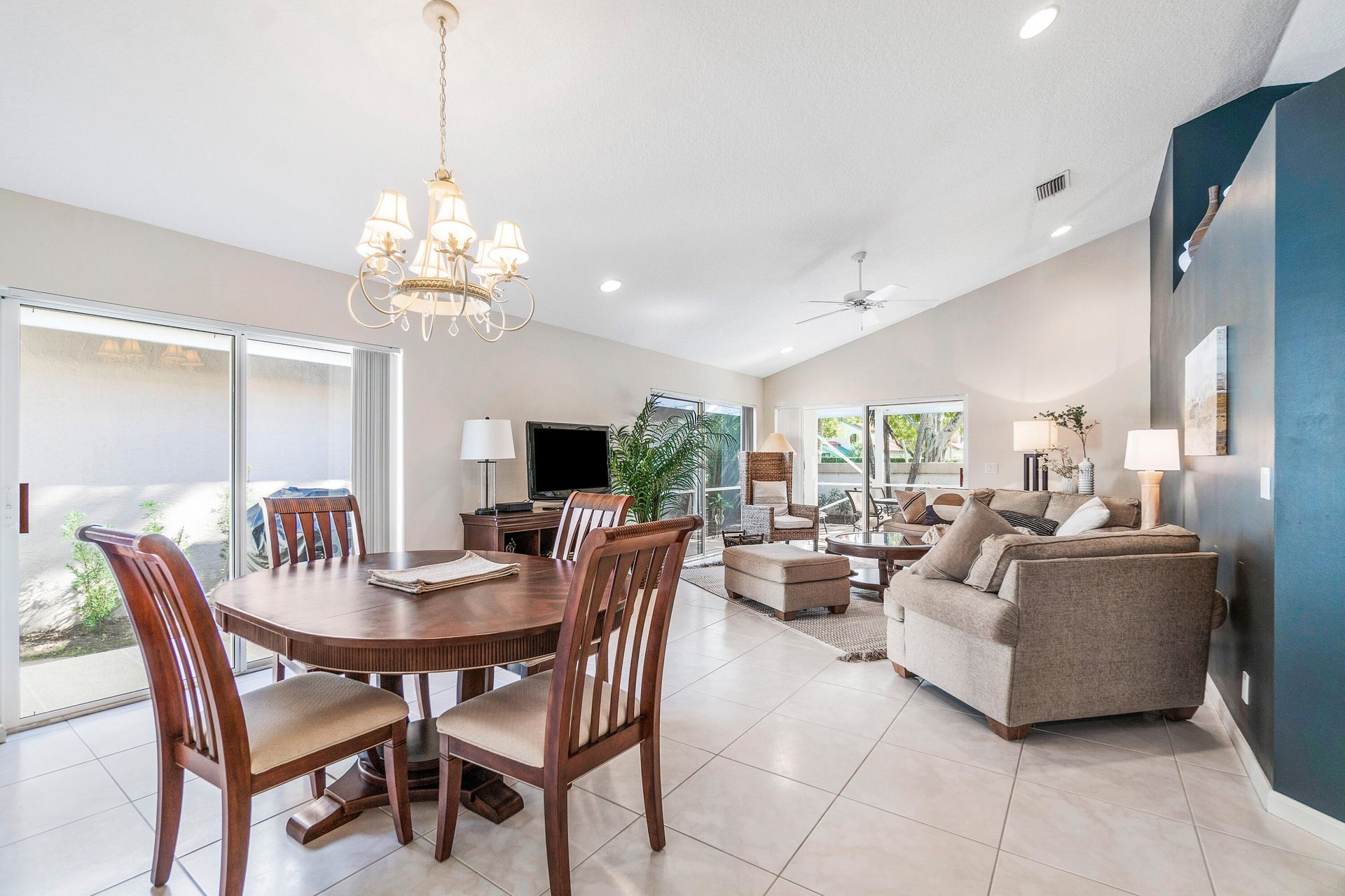 House in Palm Beach Gardens, Florida 11636272