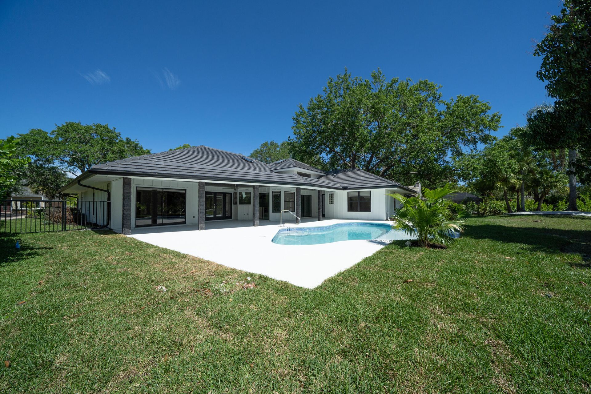 House in Tequesta, Florida 11636399