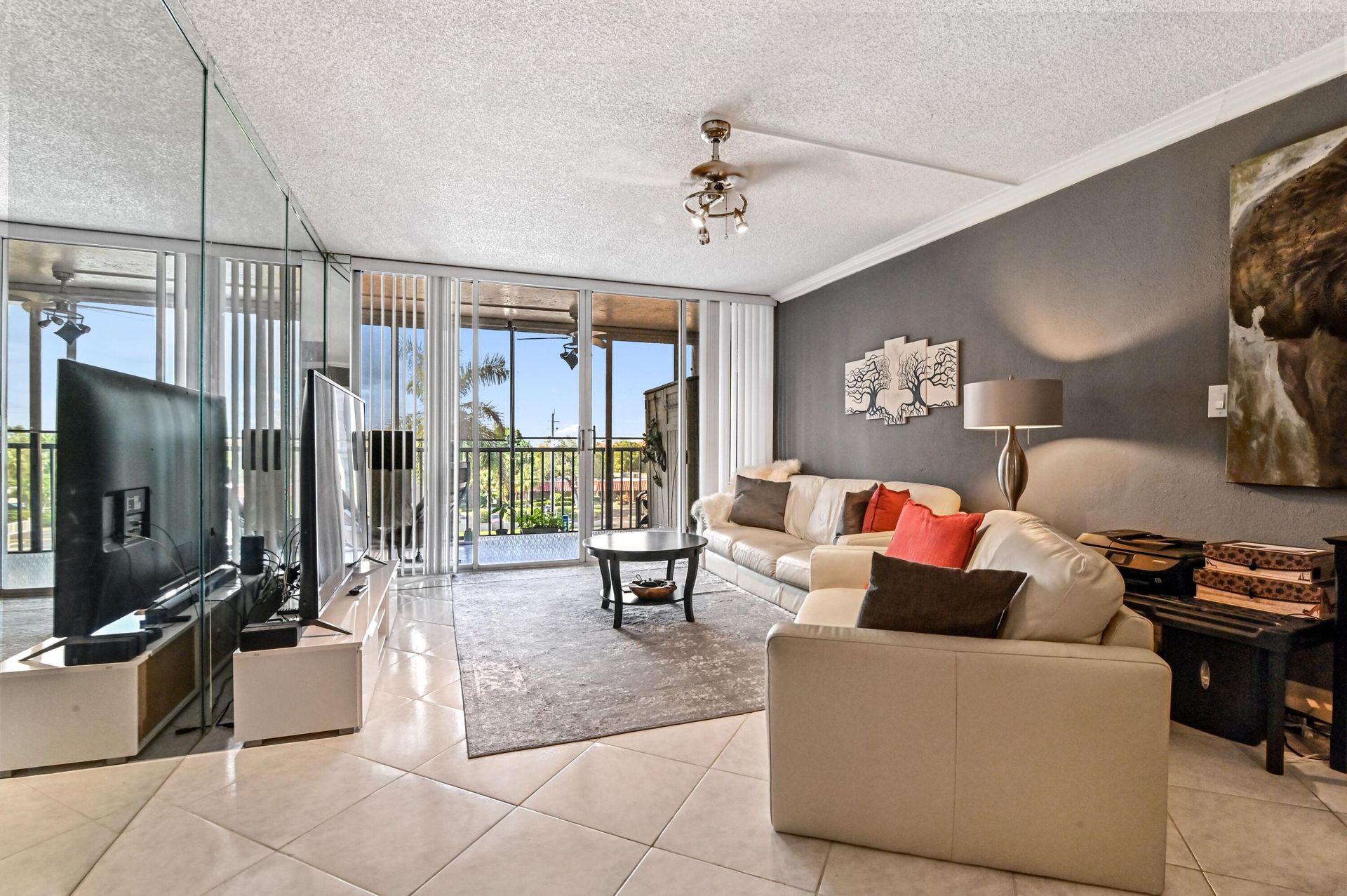 קוֹנדוֹמִינִיוֹן ב Pompano Beach, Florida 11636412