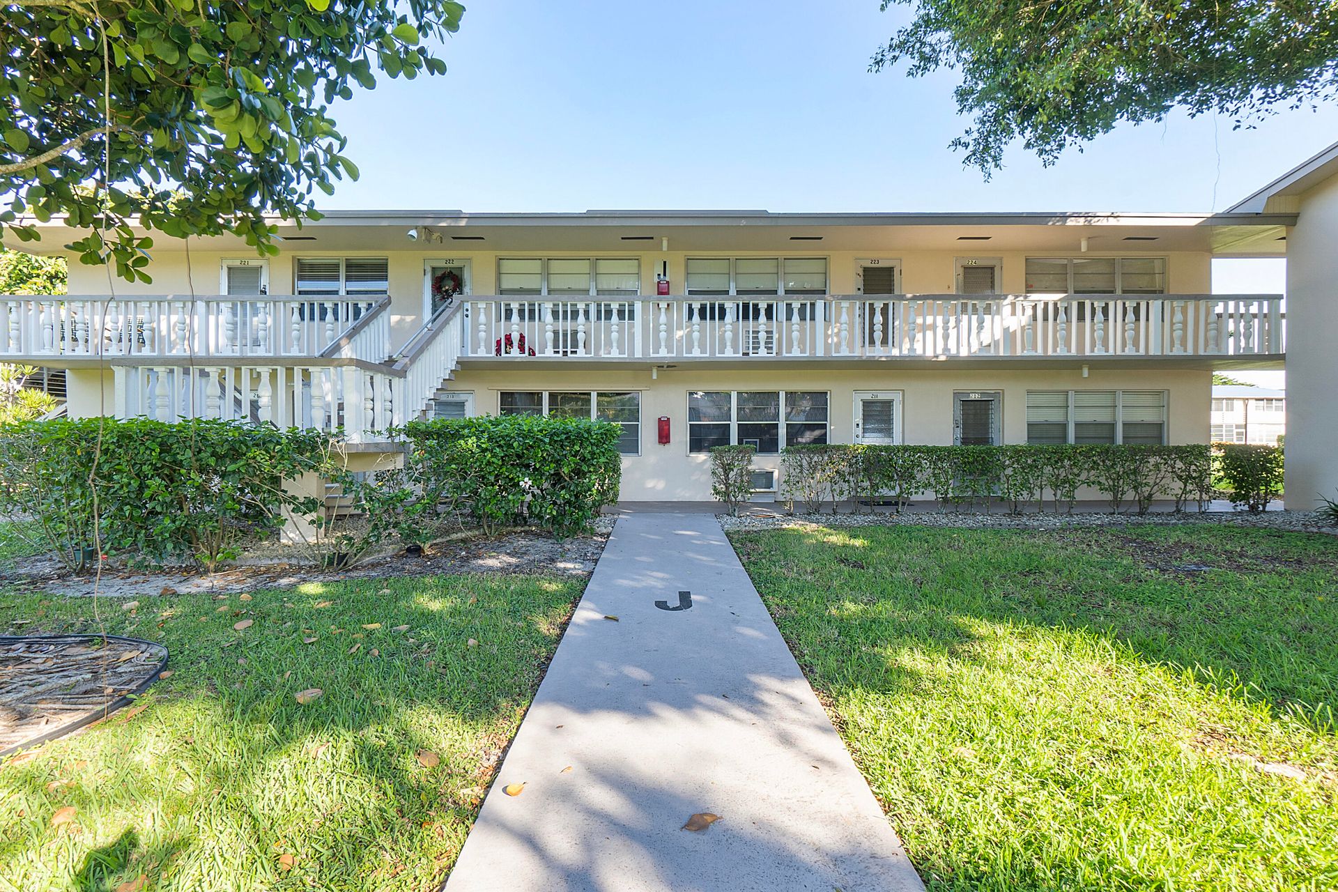 Condominium in Century Village, Florida 11636423