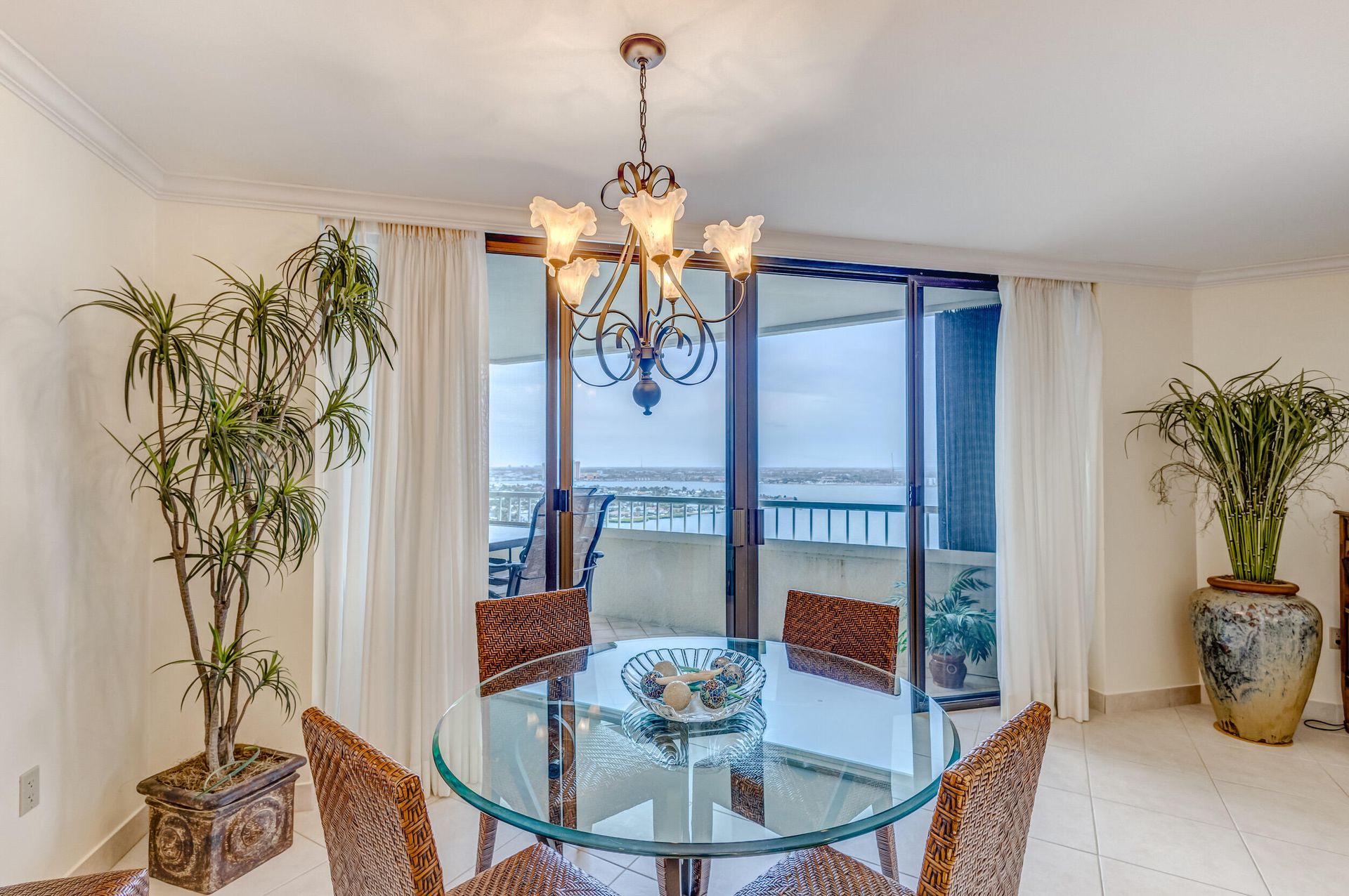 Condominium in Riviera Beach, Florida 11636449