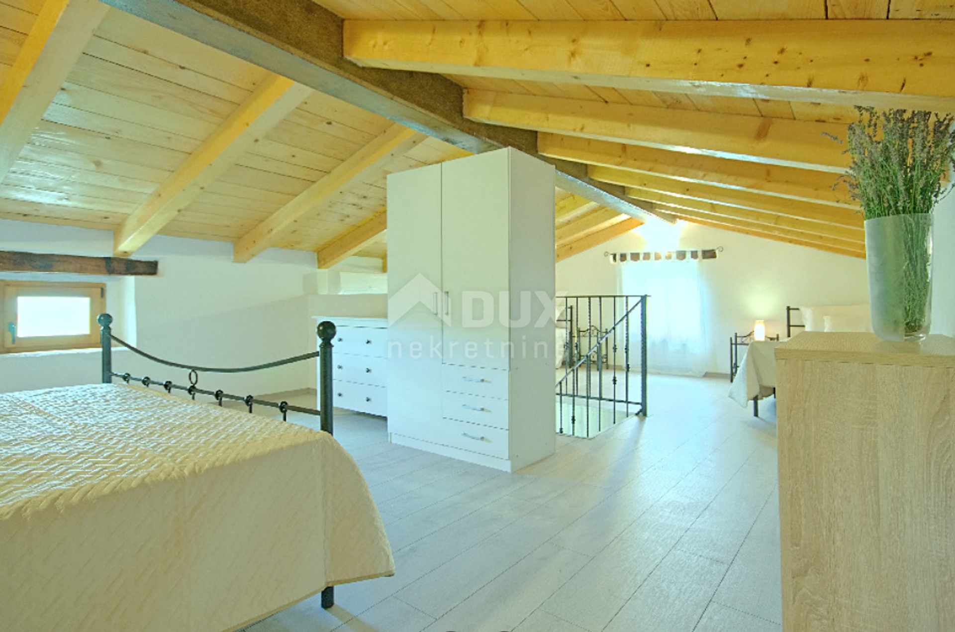 Hus i Oprtalj, Istria County 11639292