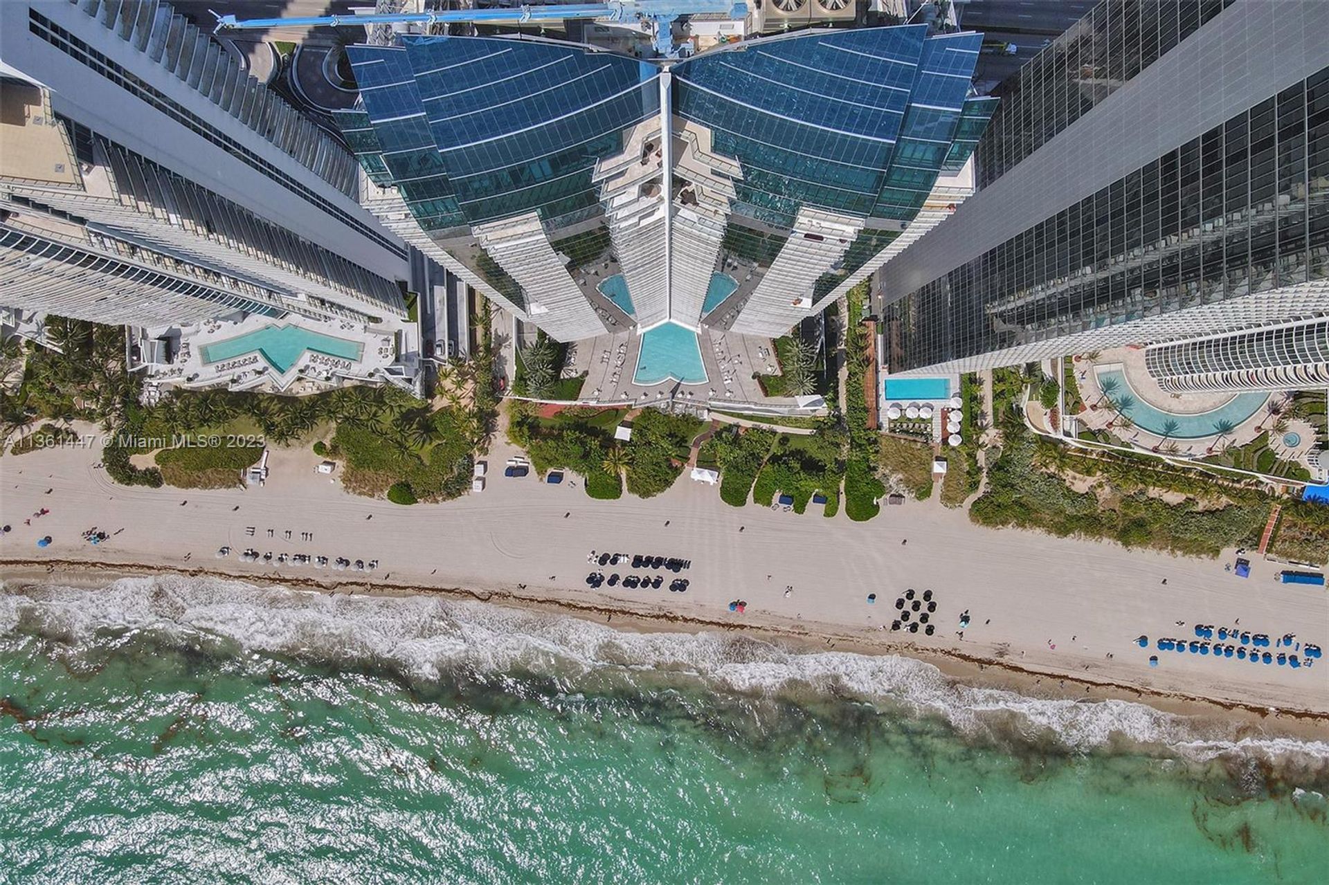 सम्मिलित में Sunny Isles Beach, Florida 11639963