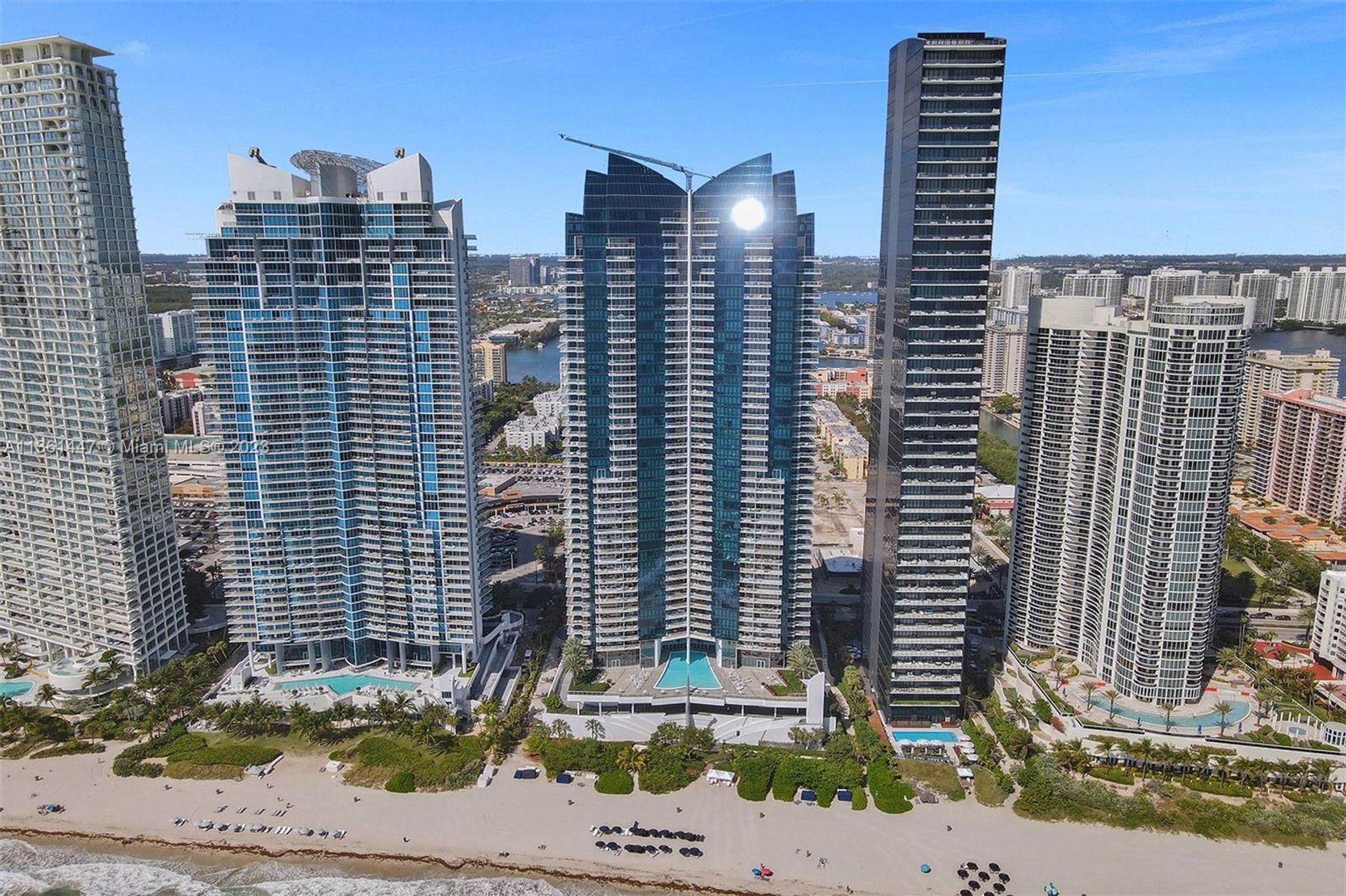 Osakehuoneisto sisään Sunny Isles Beach, Florida 11639963