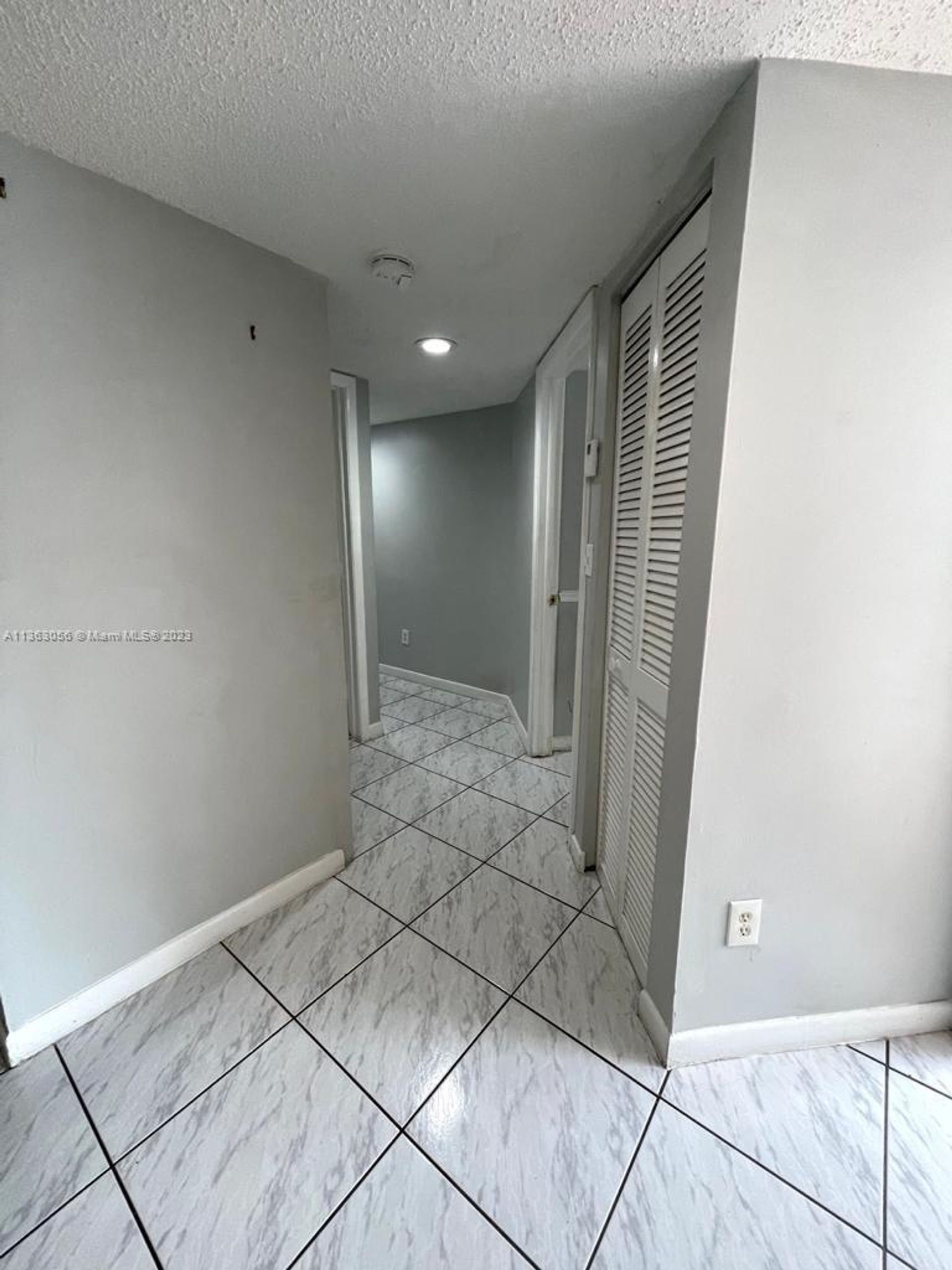 House in Miami, Florida 11639966