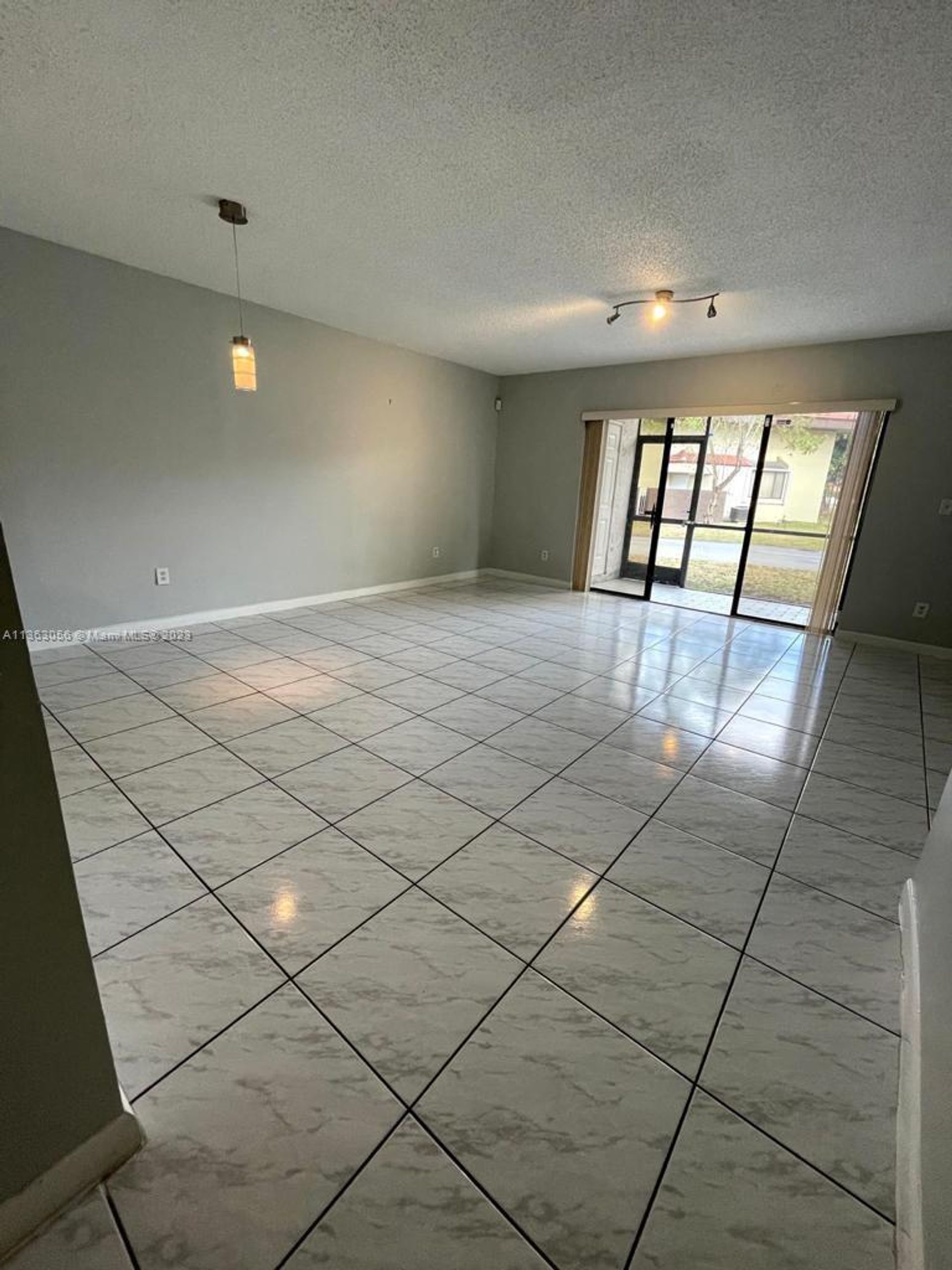 House in Miami, Florida 11639966