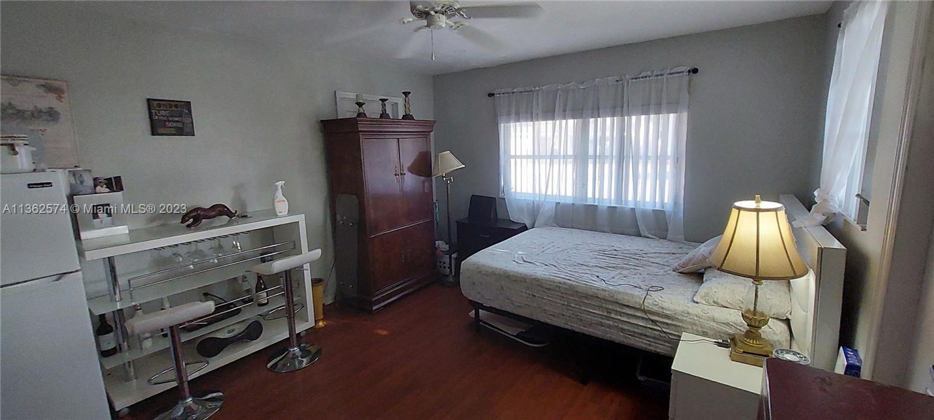 Dom w Pembroke Pines, Florida 11639970