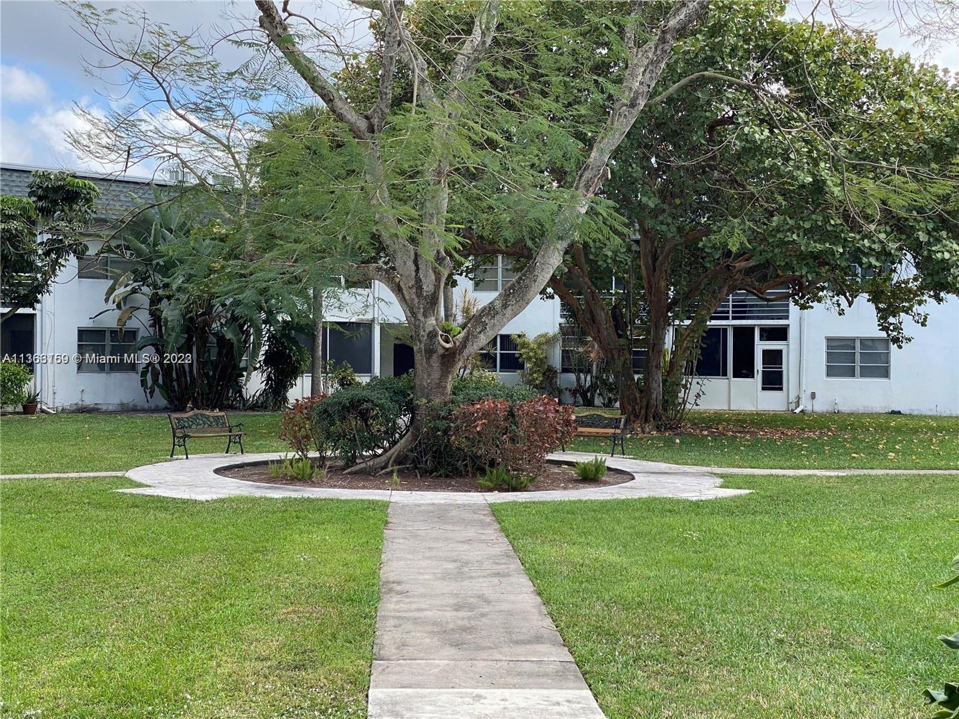 House in Margate, Florida 11639971