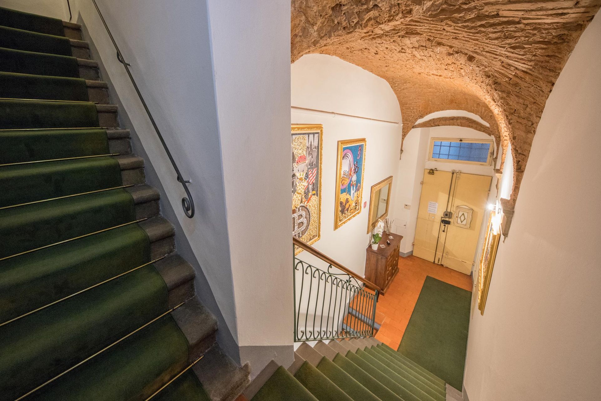 Immobilien im Firenze, Via della Pergola 11640290