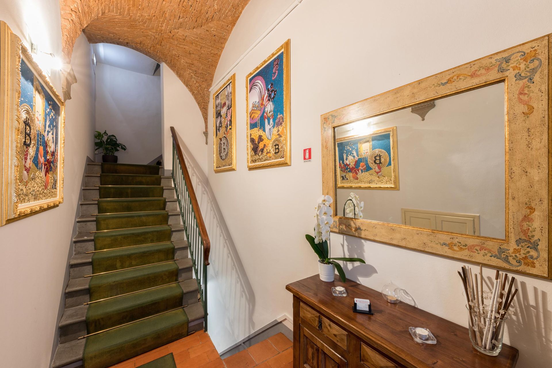 Ejendom i Firenze, Via della Pergola 11640290