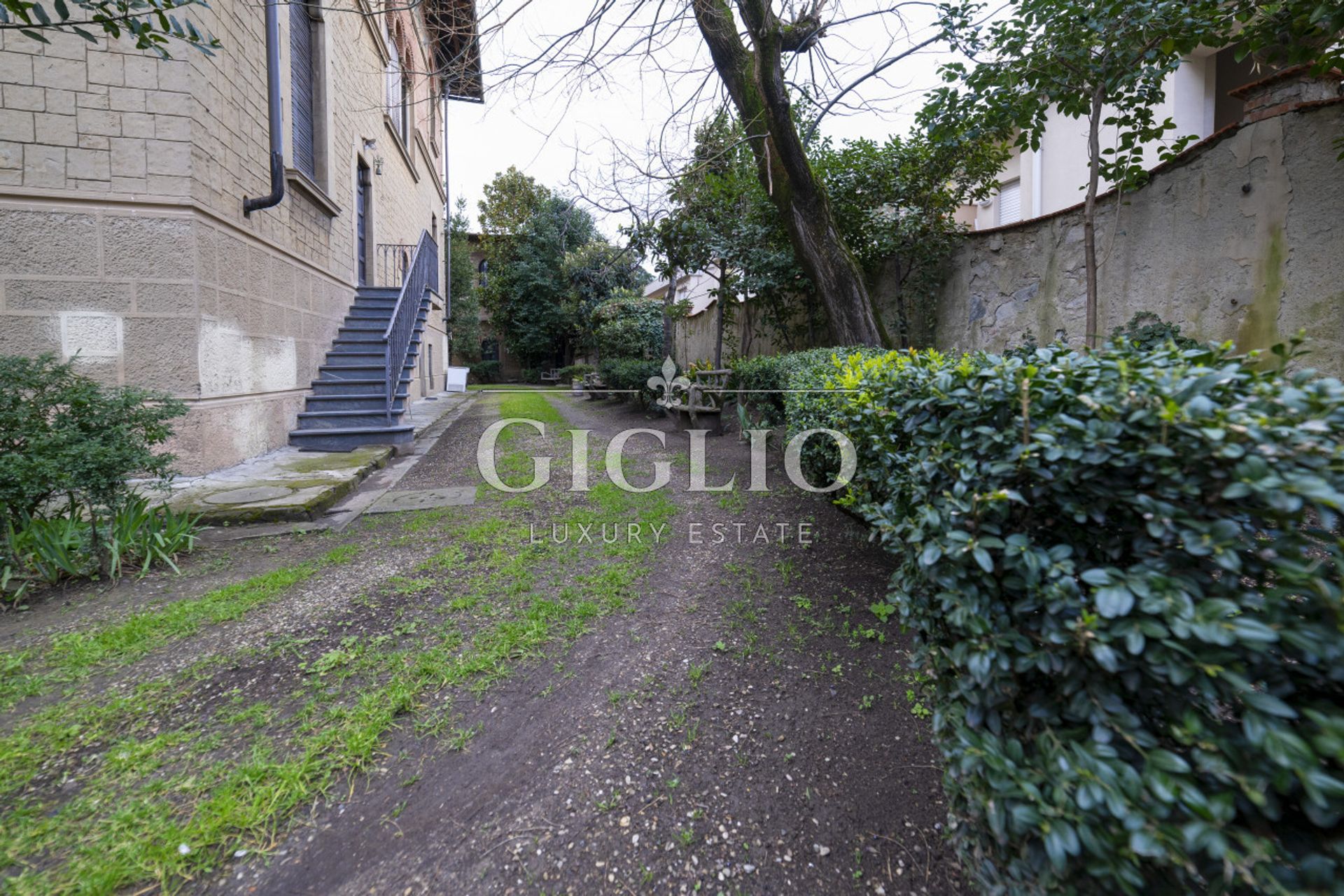 Ejendom i Firenze, Viale Belfiore 11640292