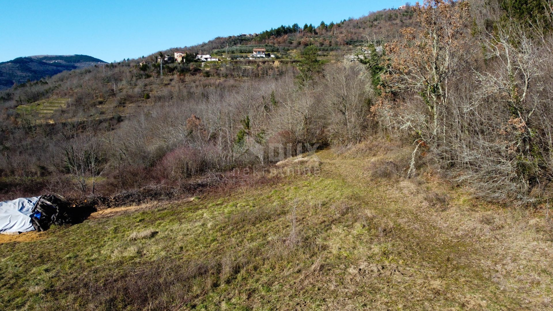 土地 在 Bartolići, Istarska županija 11640613