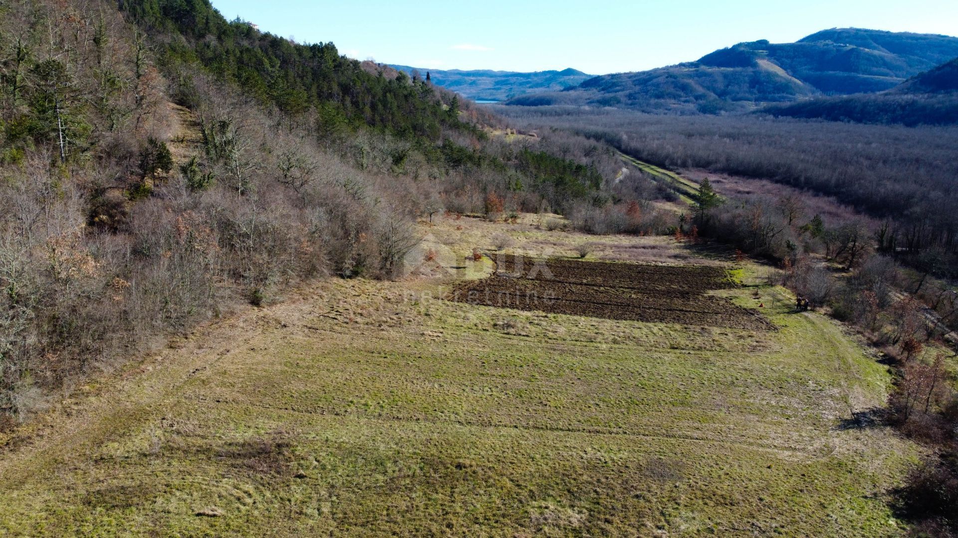 土地 在 Bartolići, Istarska županija 11640613