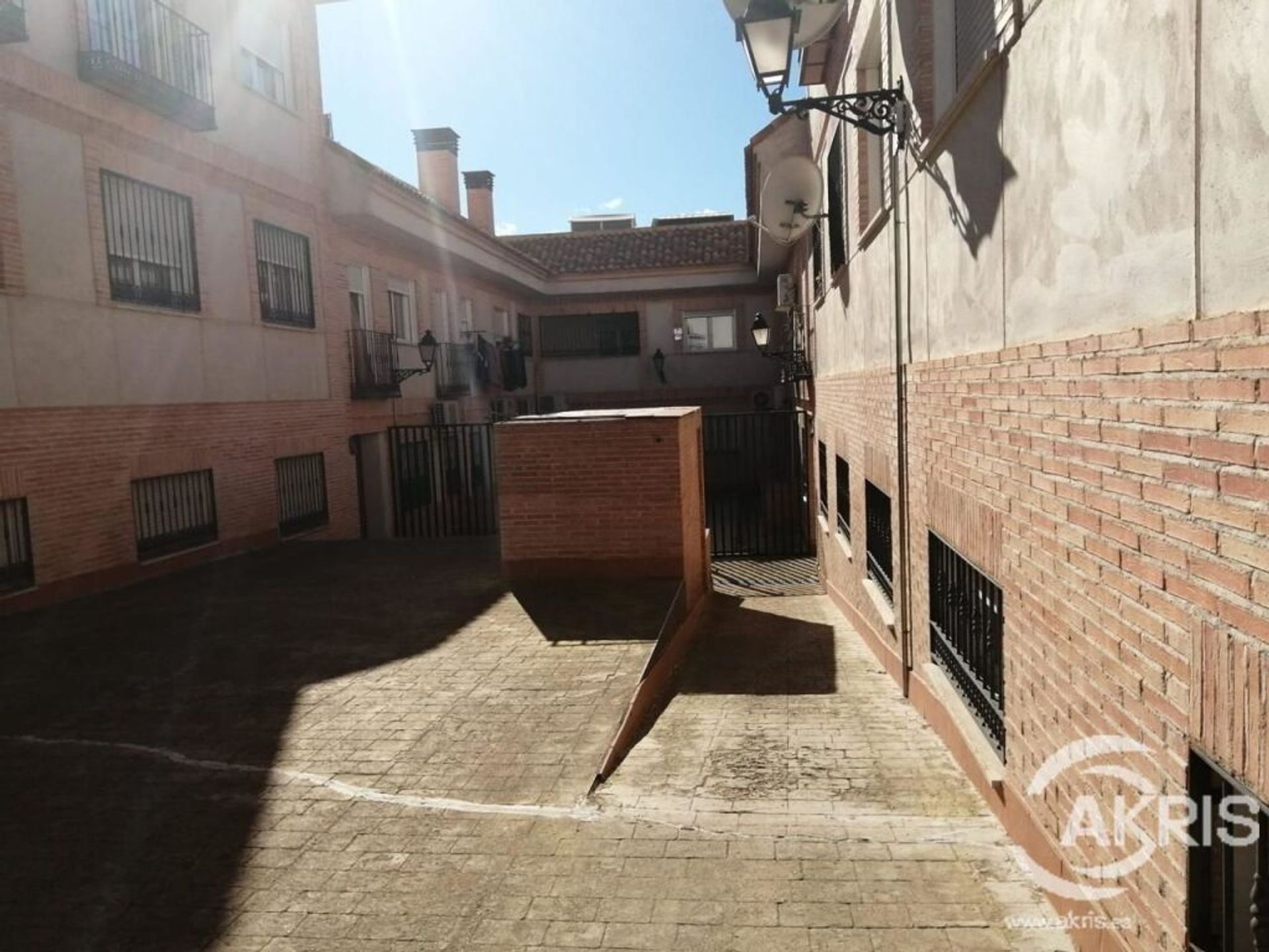 Condominium in Yuncos, Castilla-La Mancha 11641370