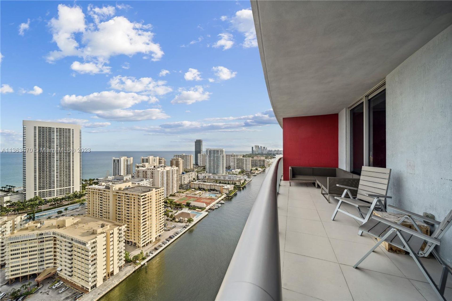 住宅 在 Hallandale Beach, Florida 11641468