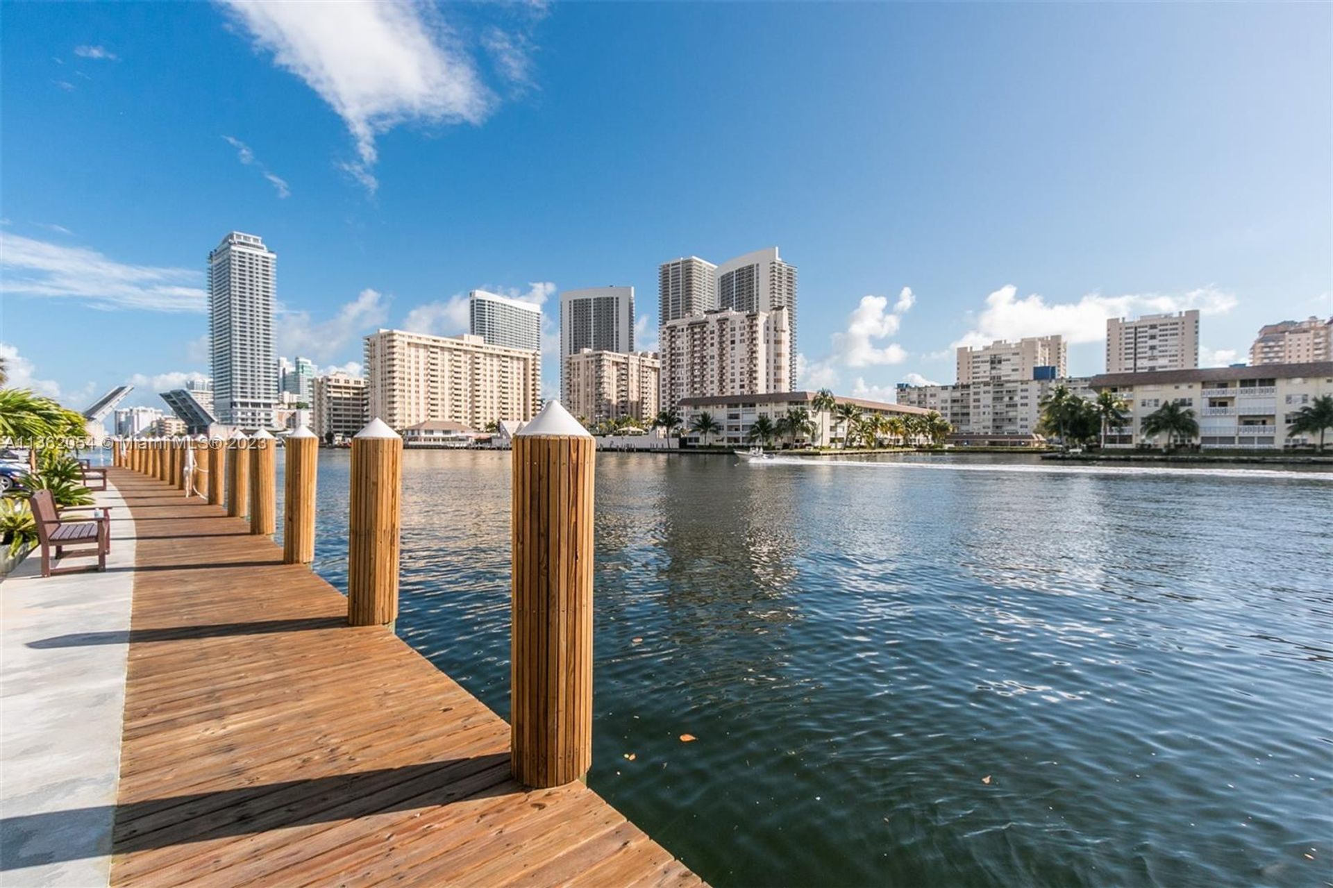 Résidentiel dans Hallandale Beach, Florida 11641473