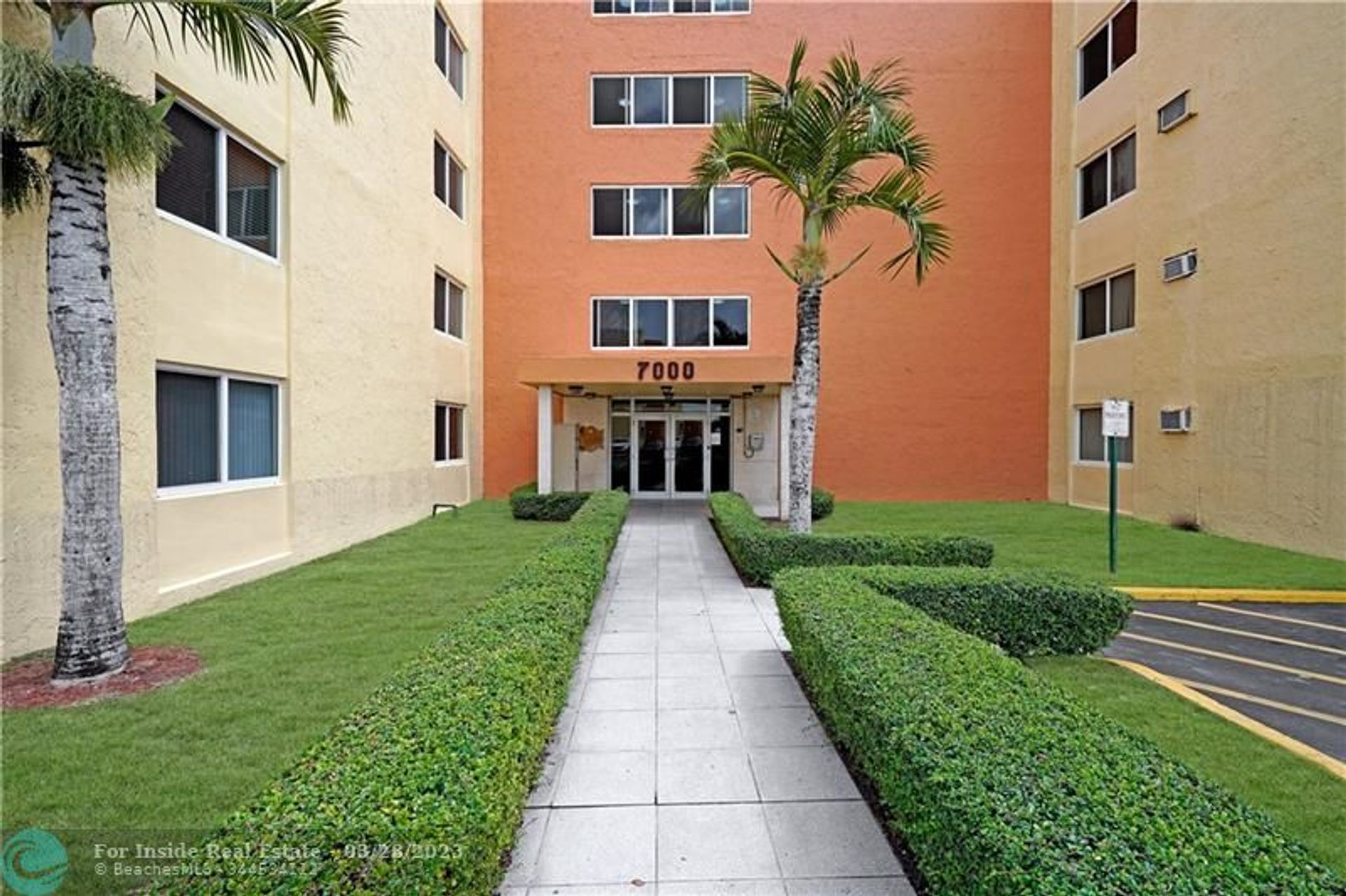 Condominium dans Country Club, Florida 11641490