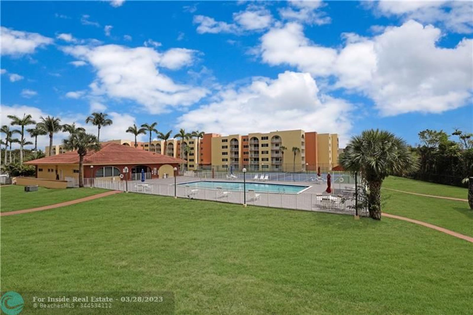 Condominium dans Country Club, Florida 11641490